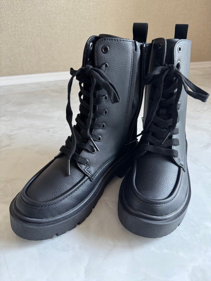 ユニクロUNIQLO レースアップショートブーツ