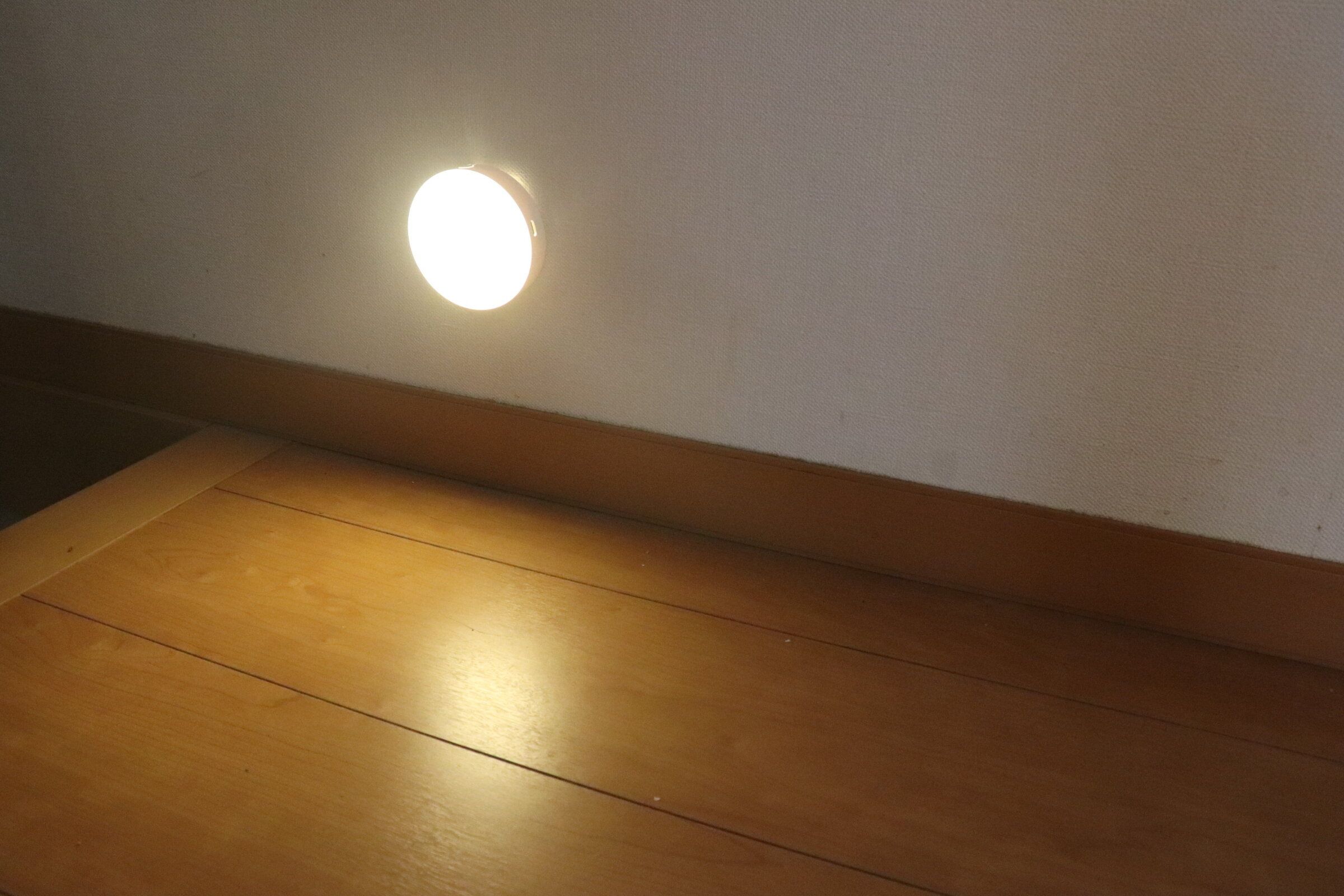 【ダイソー】人感センサー付きで330円!?ダイソーのLEDライト