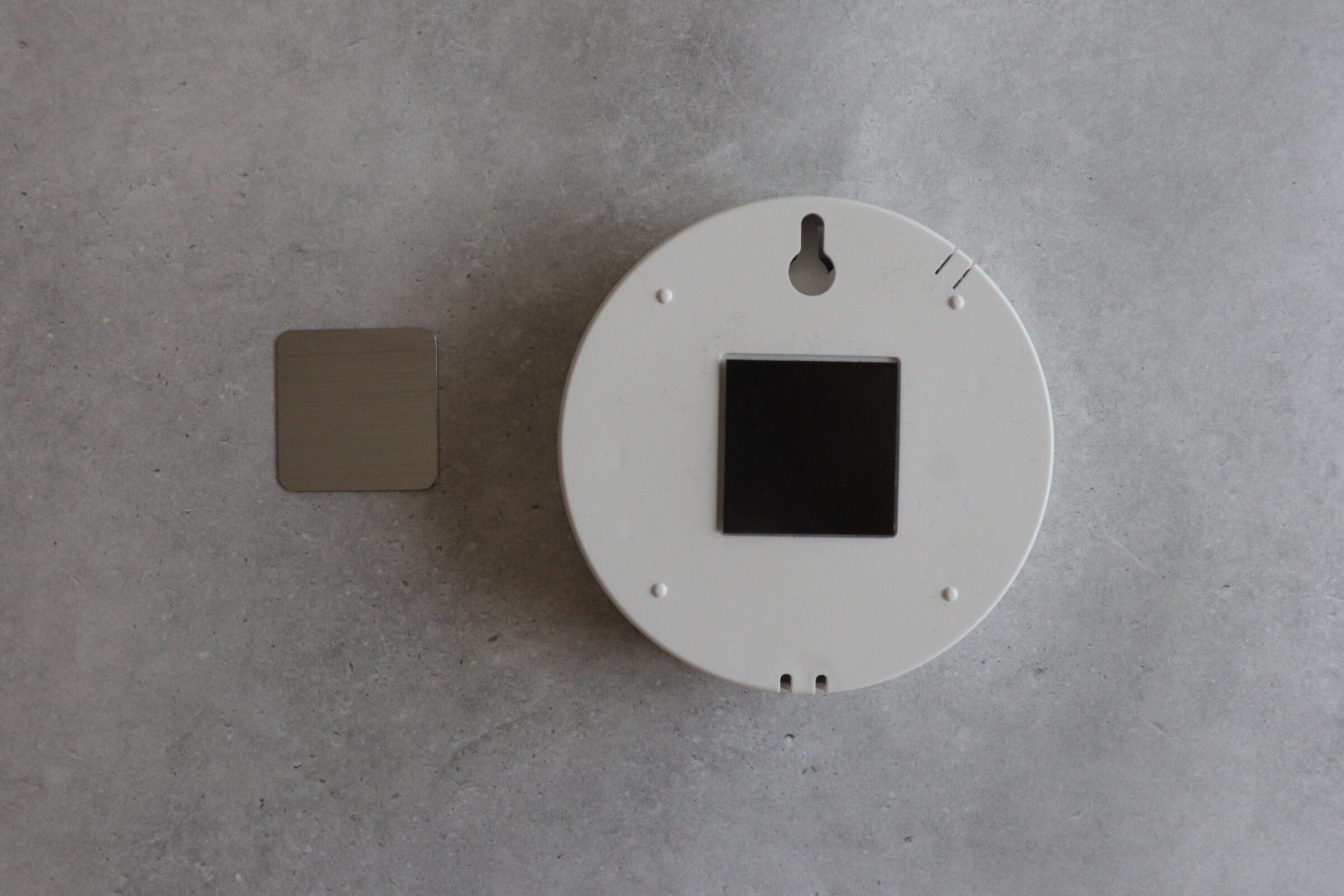 【ダイソー】人感センサー付きで330円!?ダイソーのLEDライト