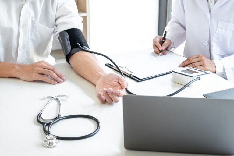 低血圧の人が食べてはいけないものとは？予防にオススメな食材までご紹介