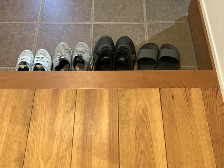 ここに置くと便利！片づけのプロが玄関に置いているもの