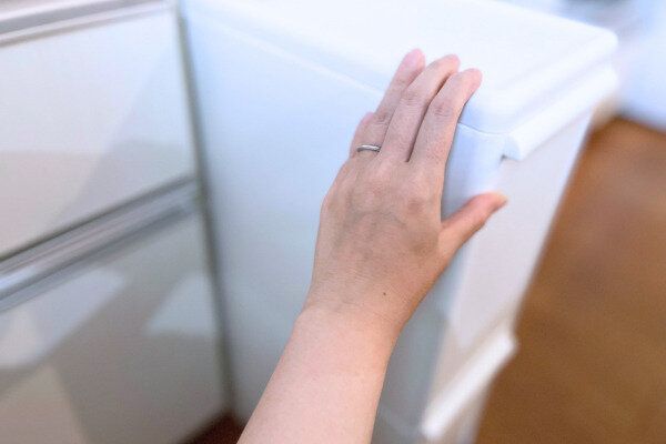 隙間に埋めたくなるスリムな収納アイテムの例