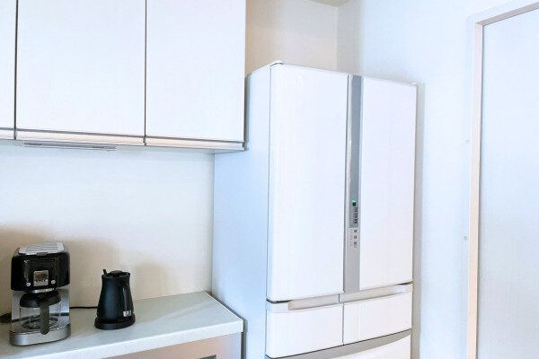 トースターを手放したことでスペースが空いたキッチンの背面