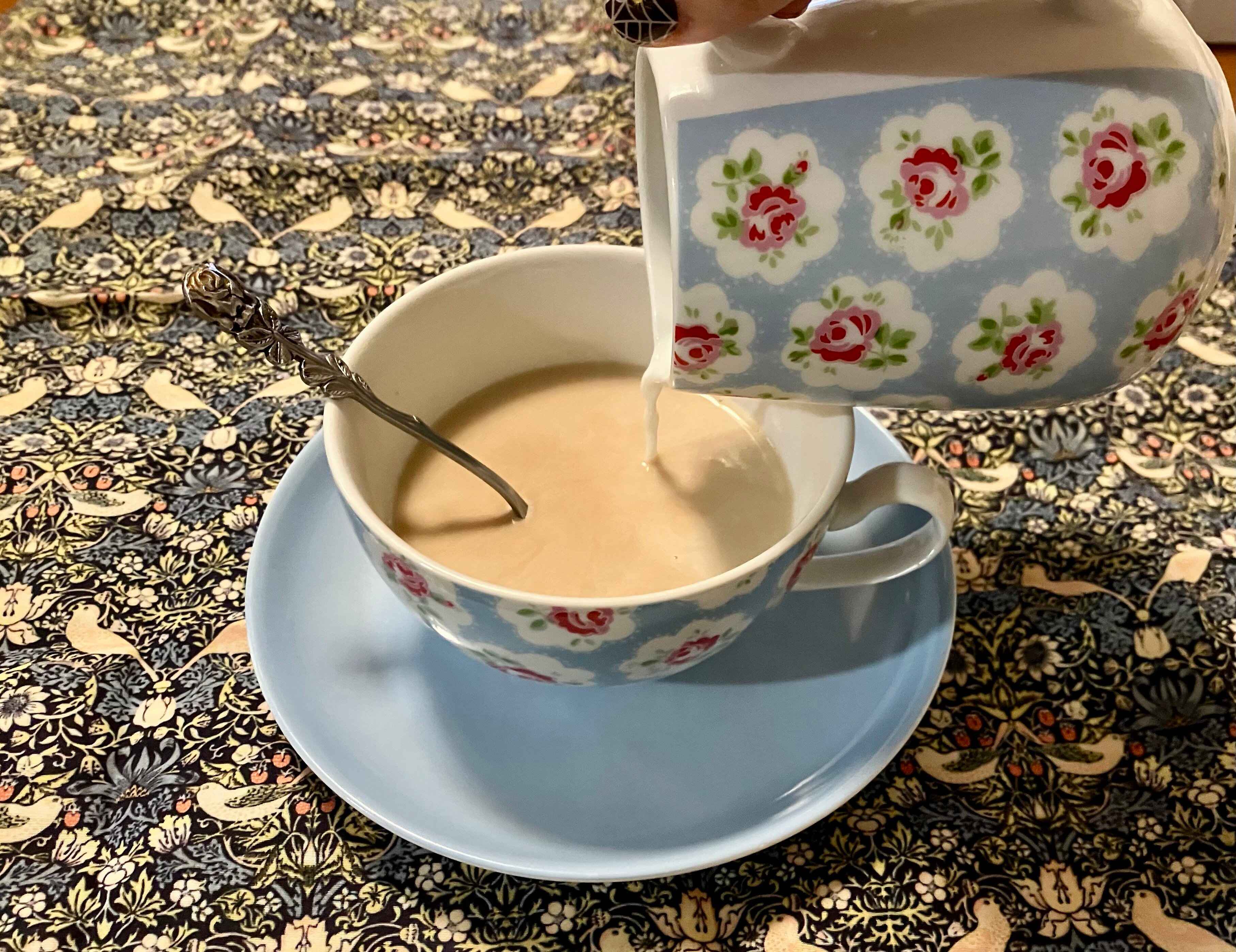 ホットミルクを加えて