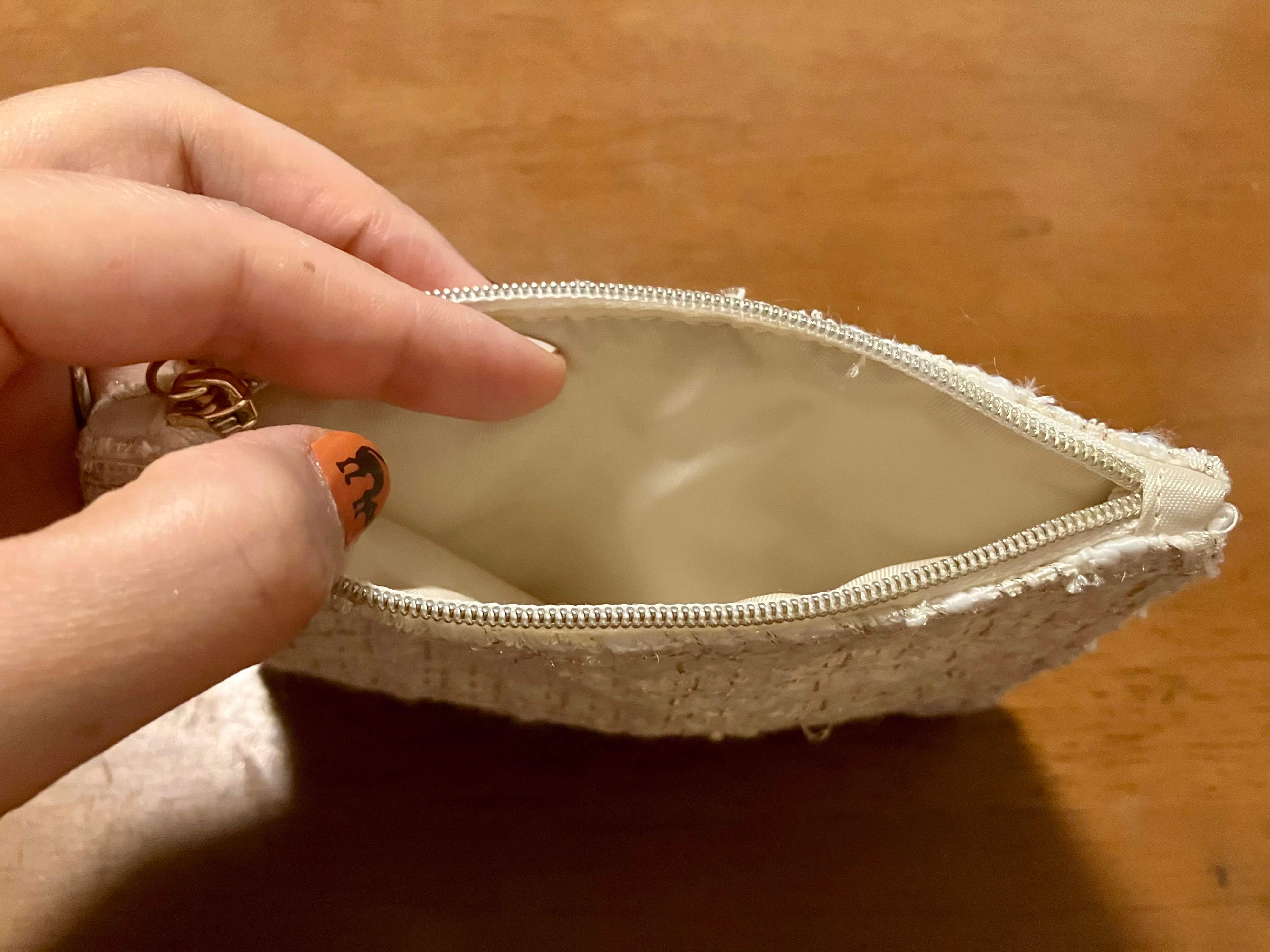 ミニポーチの中身