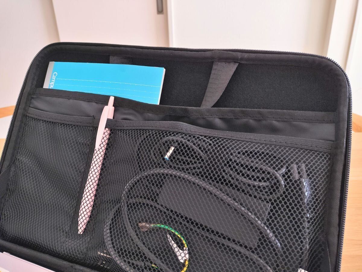 パソコンケースのポケット部分