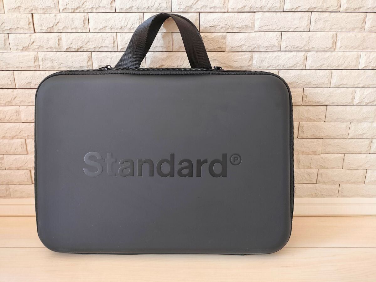 パソコンケースから持ち手を出したところ