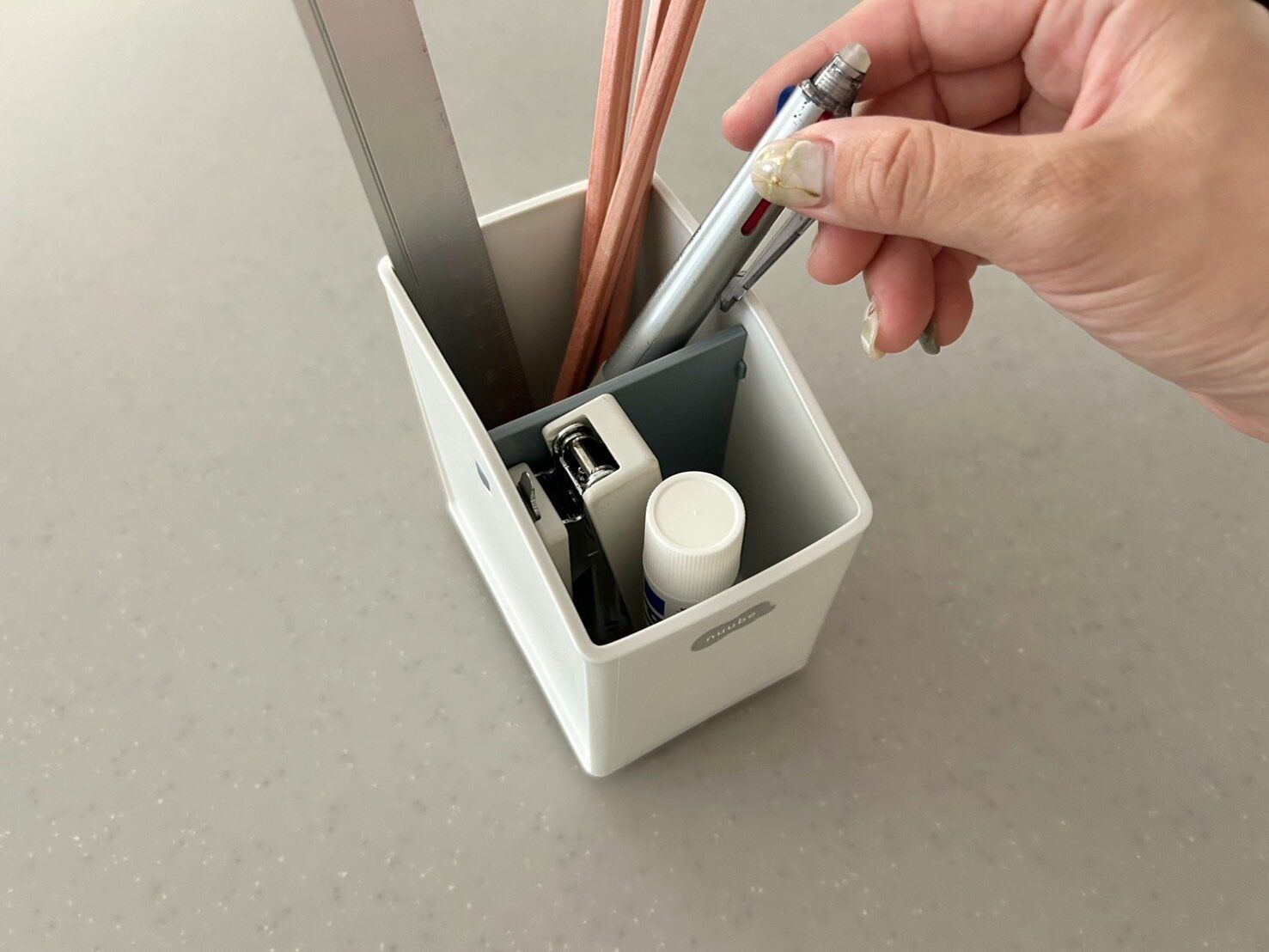 【セリア】セット買いがおすすめ！整理収納のプロも絶賛、デスク周りの文具収納に悩んだときにおすすめのアイテム