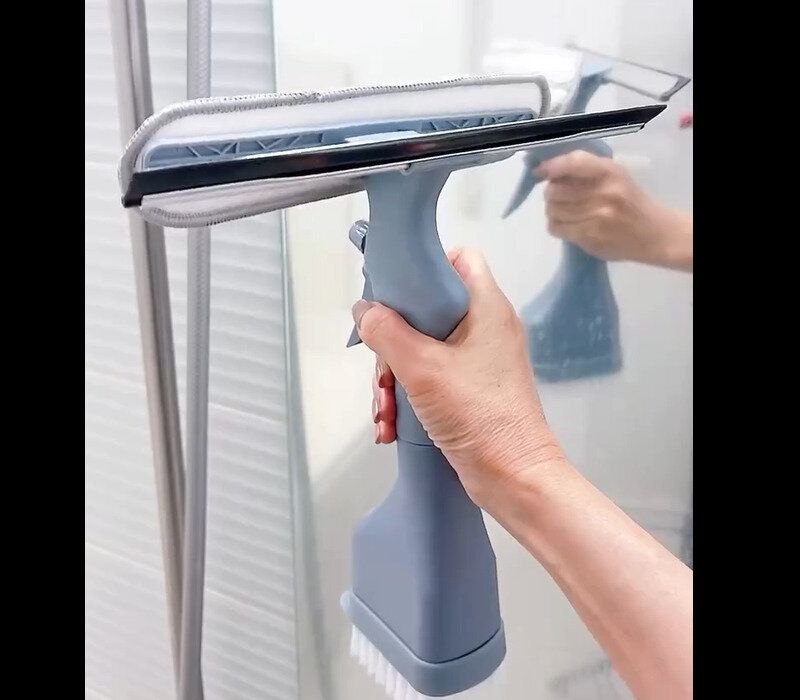 【ダイソー】1台で4WAY！窓ワイパー