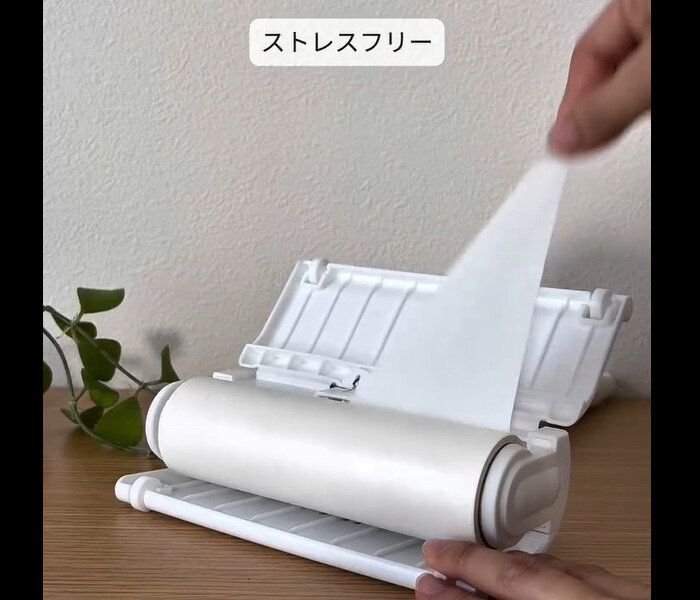 【ダイソー】革命起きた!ケース一体式粘着クリーナー