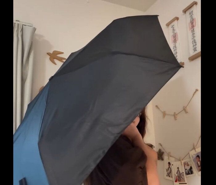 【ダイソー】両手が空く!折りたたみ傘