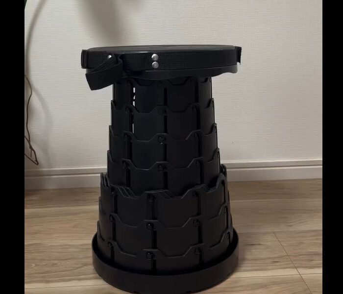 【ワッツ】1秒で椅子に変身!折りたたみ椅子