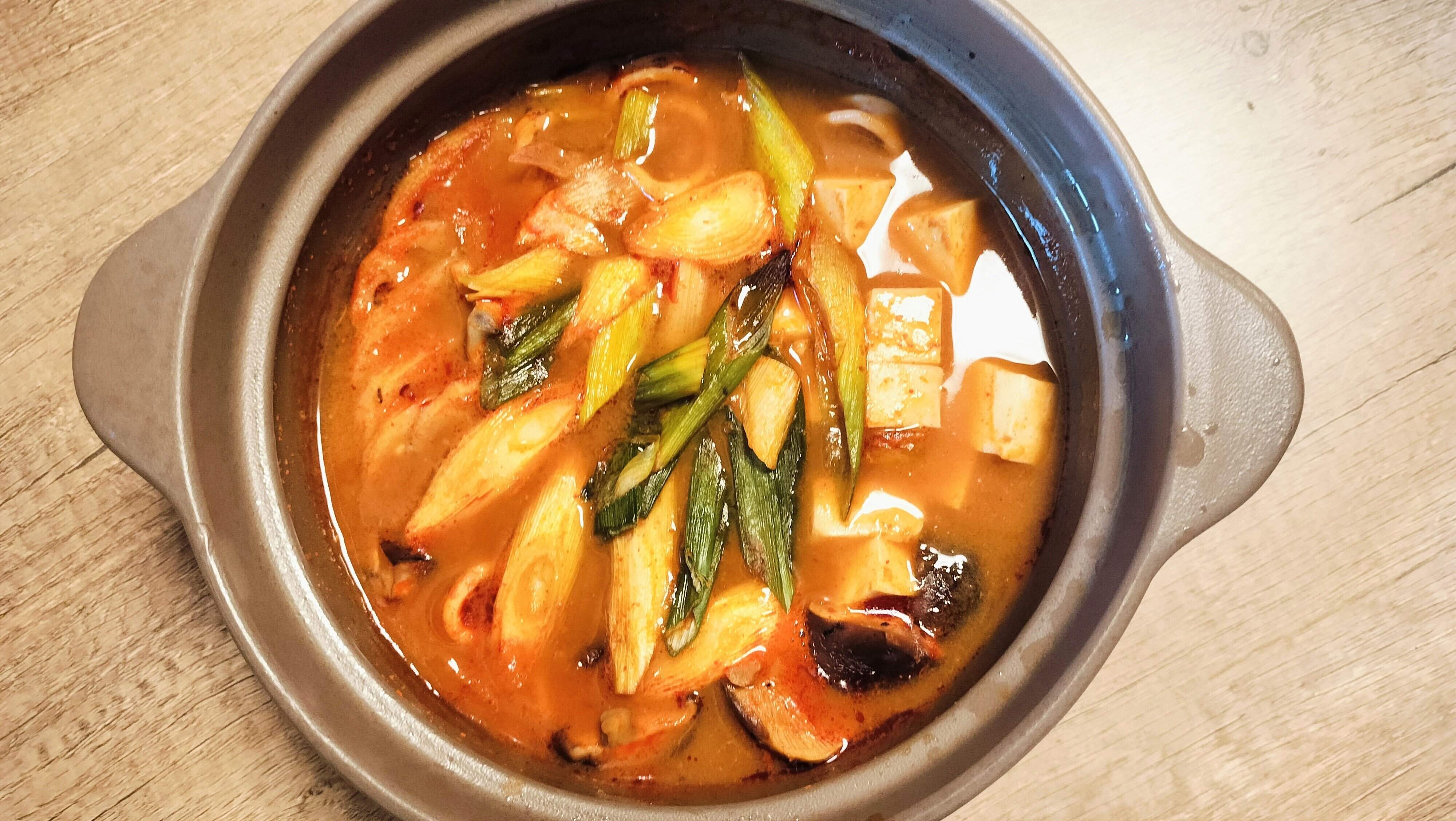 野菜とイカのスンドゥブチゲ