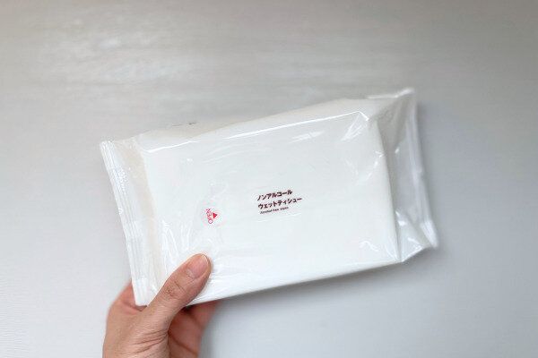 「ウェットティシュー」パッケージ