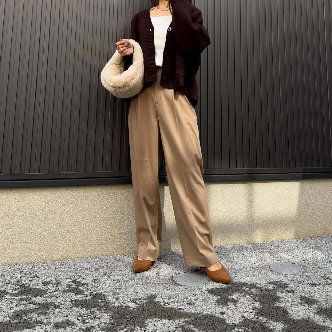 【ユニクロ】秋本番！一番長く着られるのは？定番ニットを素材別にピックアップ