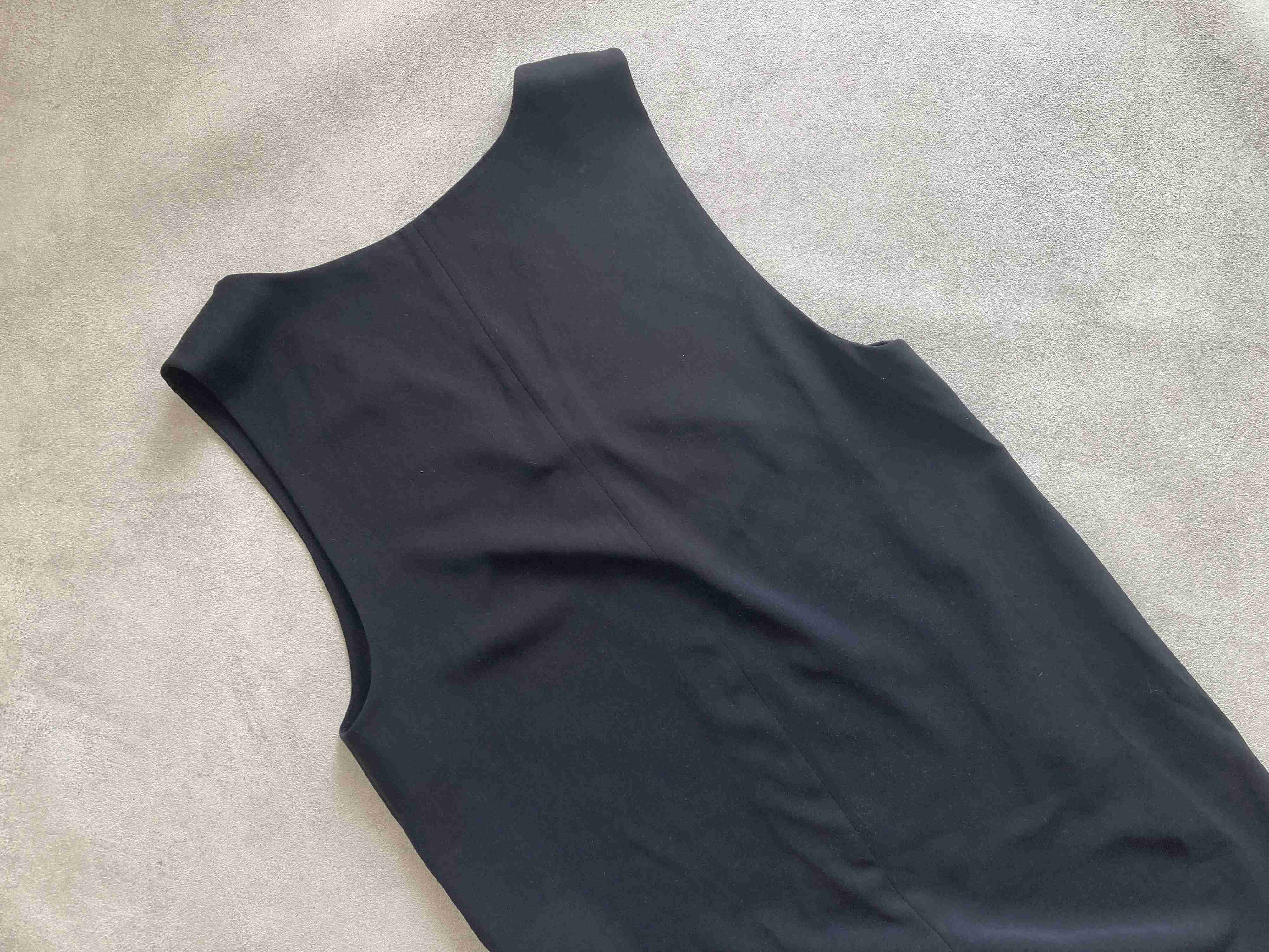 お腹まわりのプヨ!「ウエストインしない」派の40代正解コーデ