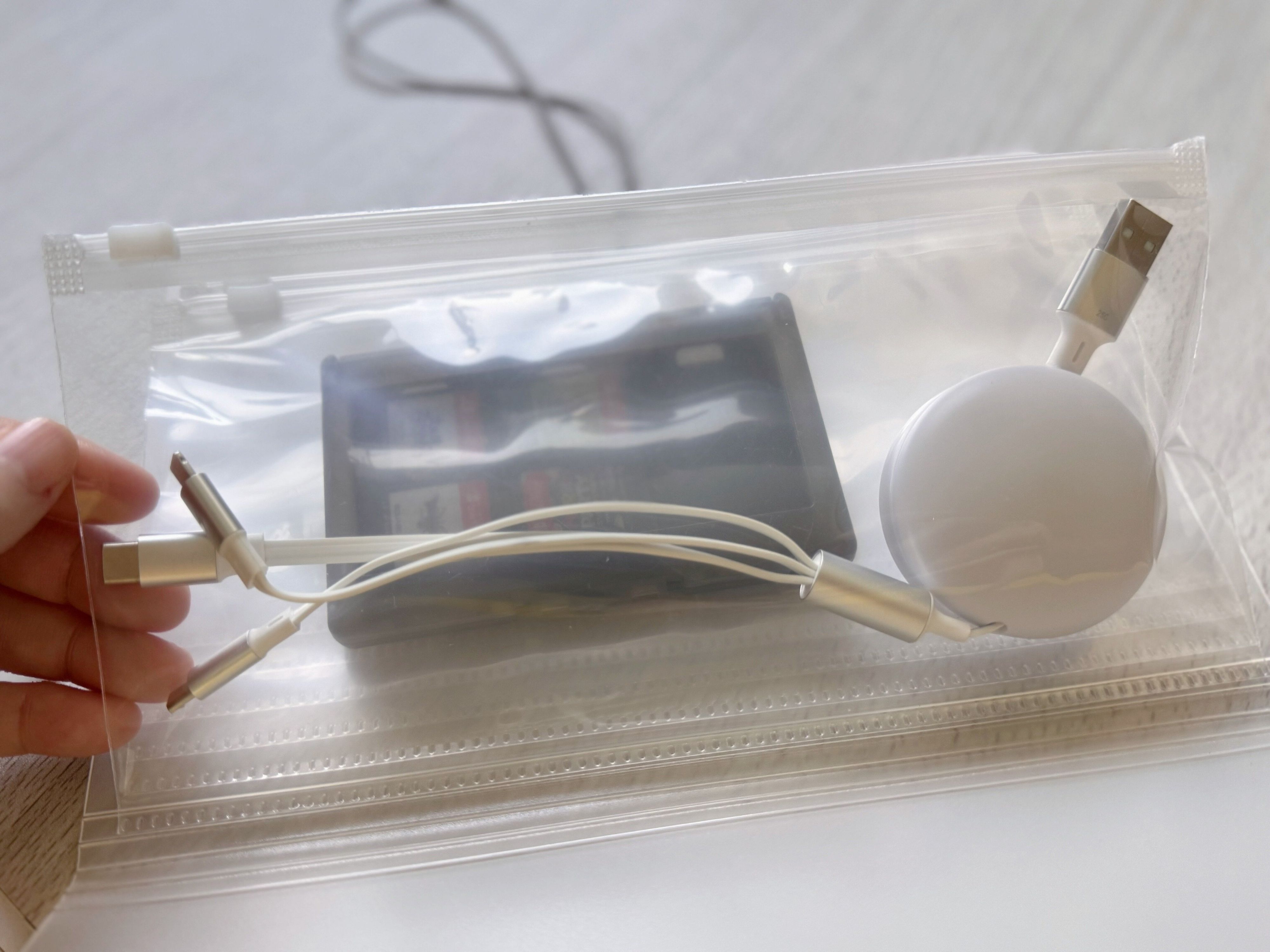 1.厚みのあるものもすっきり収納できるから