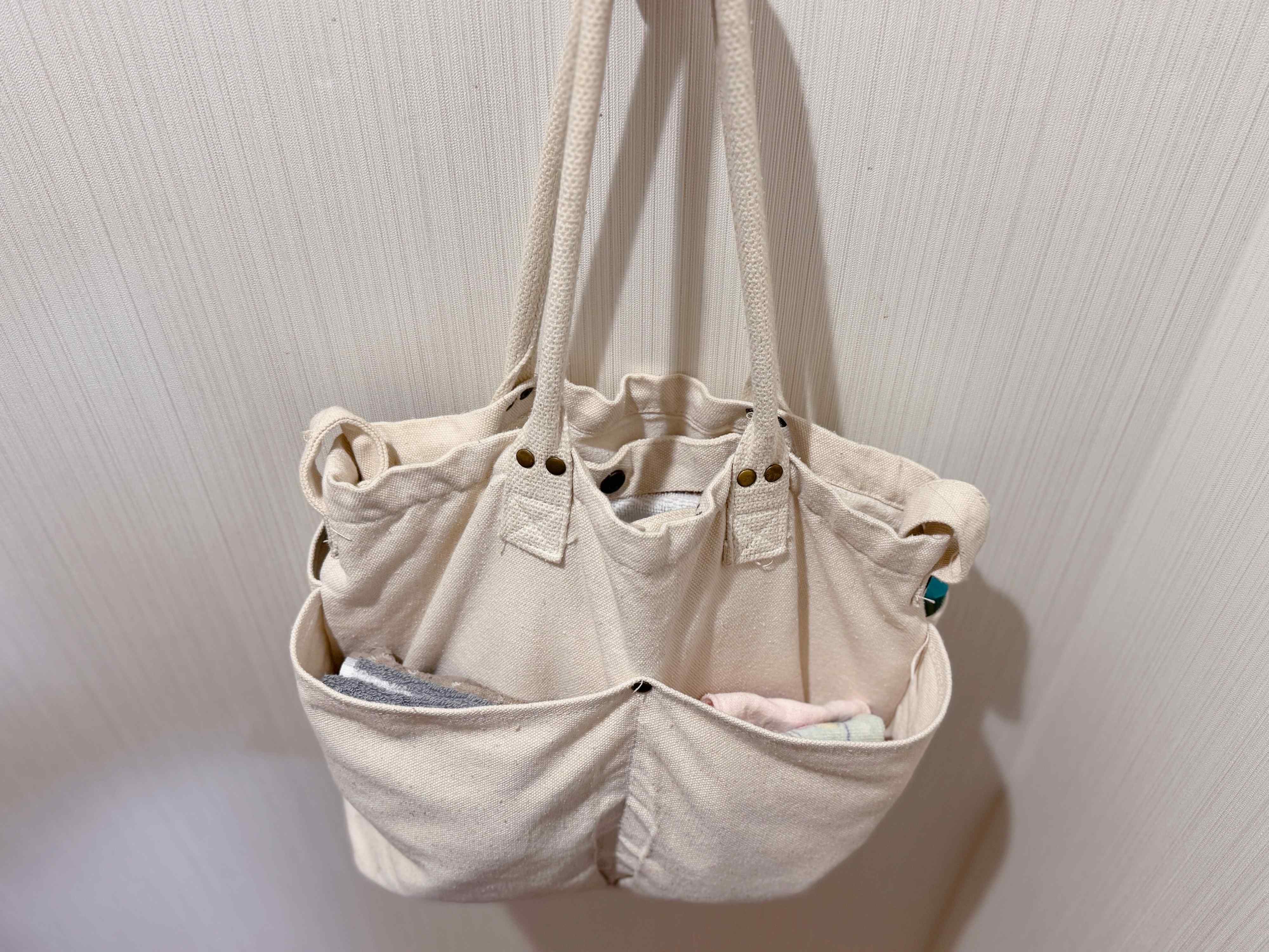 3．ハンカチ収納は「トートバッグ」に収納