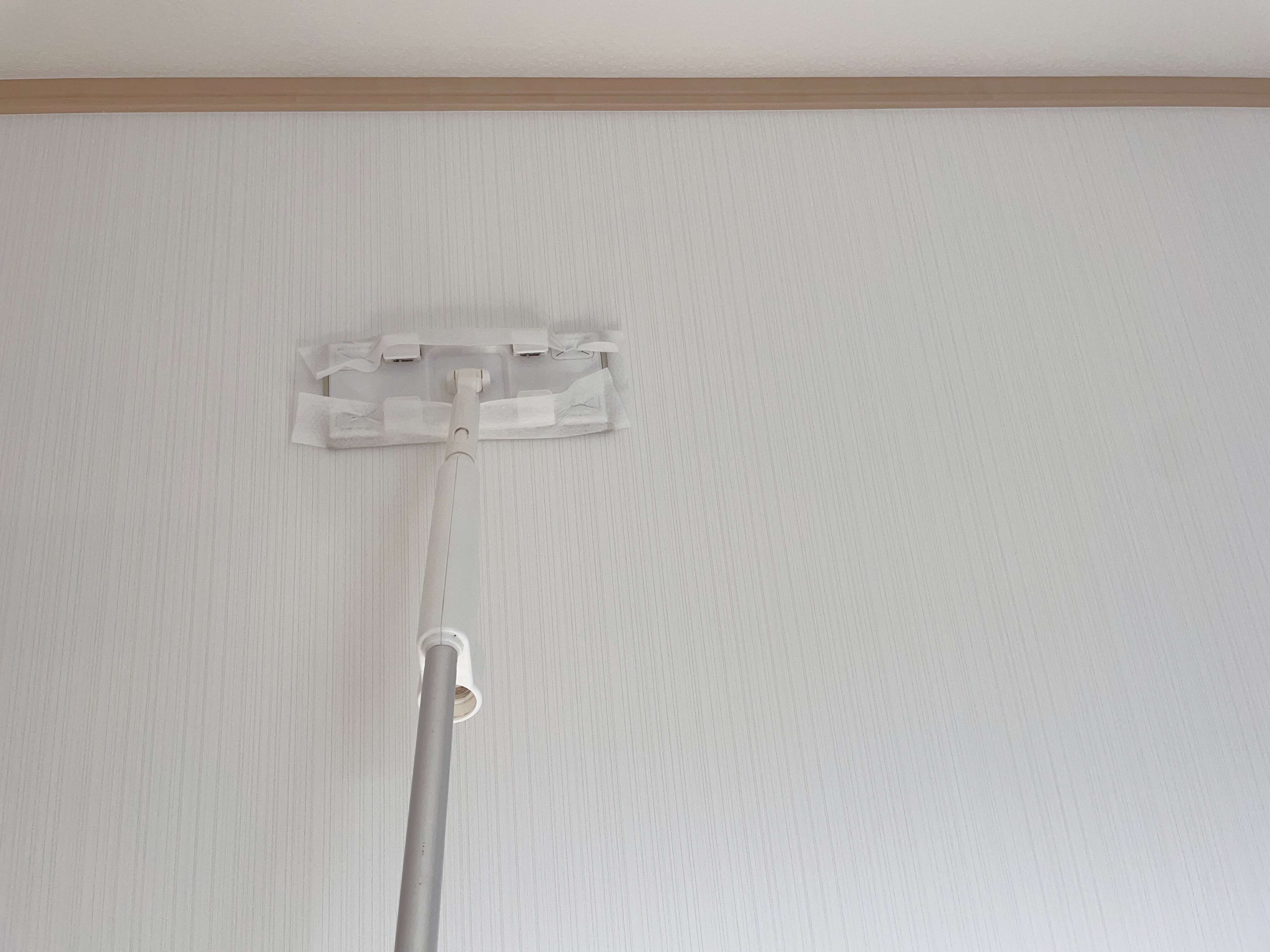 タイミングは朝イチがベスト!掃除方法はドライシートでなでるように拭くだけ