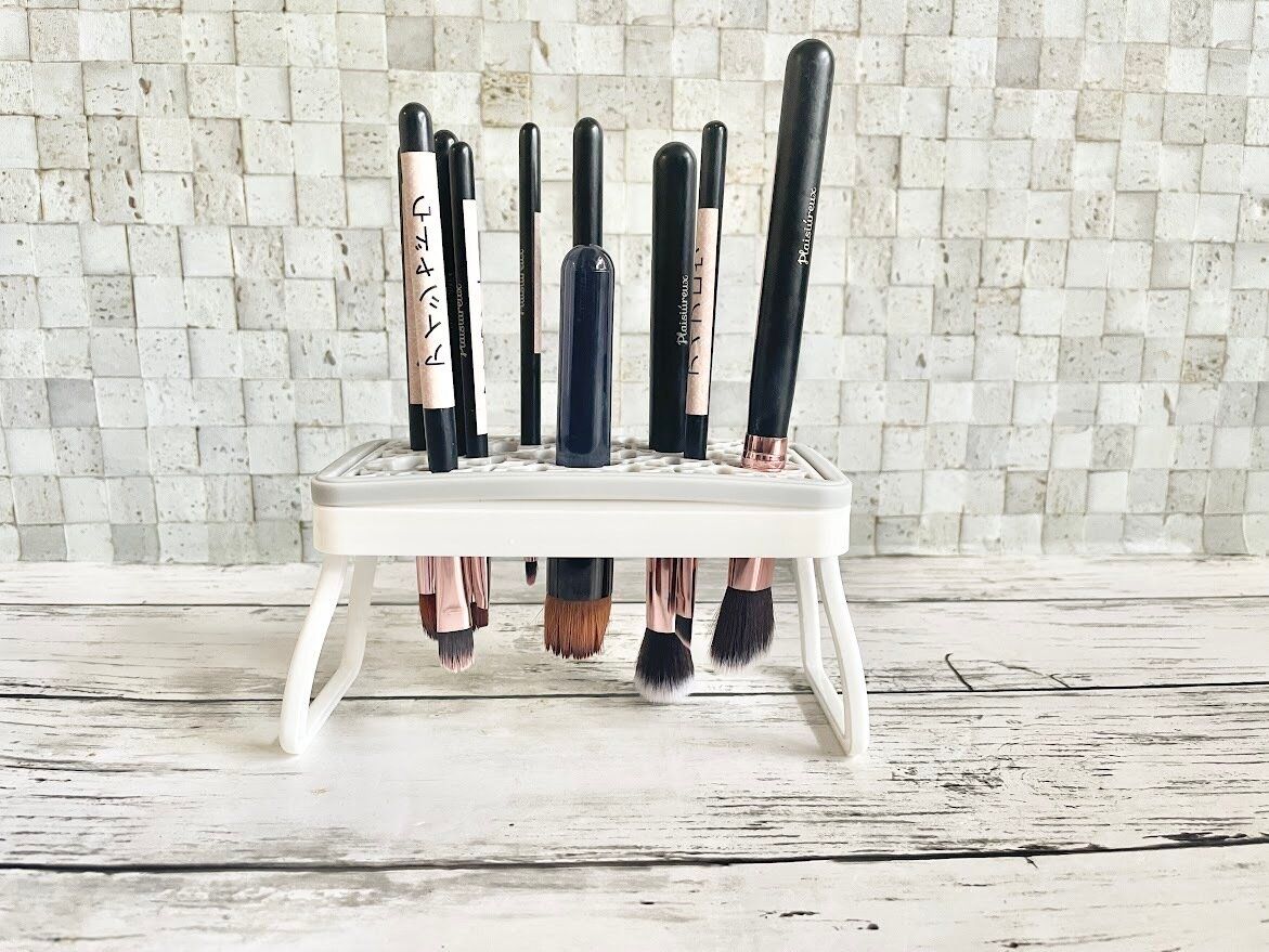 ブラシ部分を下にして乾かす