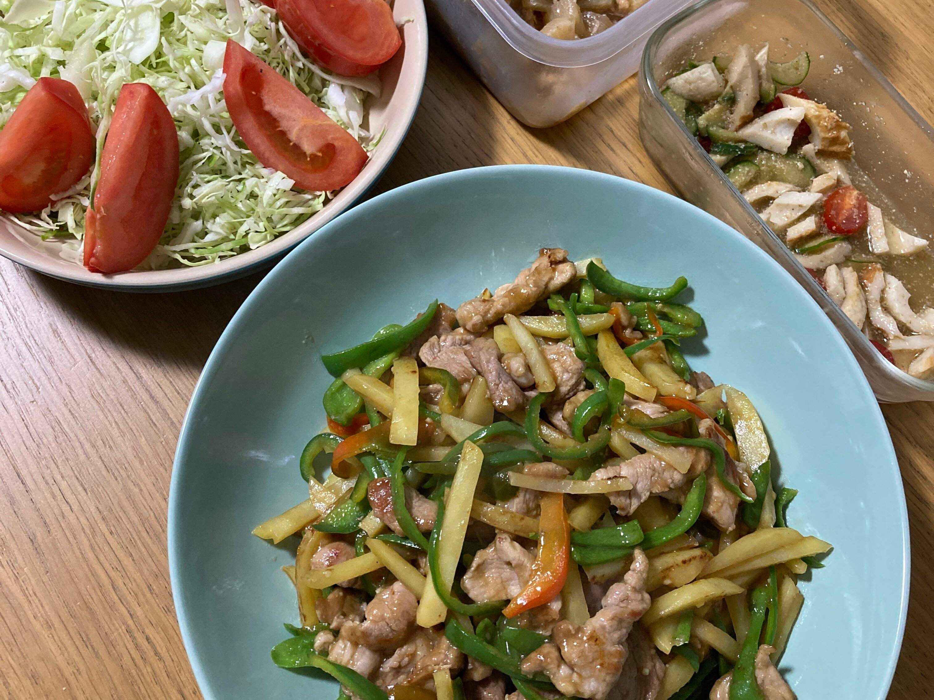 じゃがいもの青椒肉絲とサラダや中華あえ