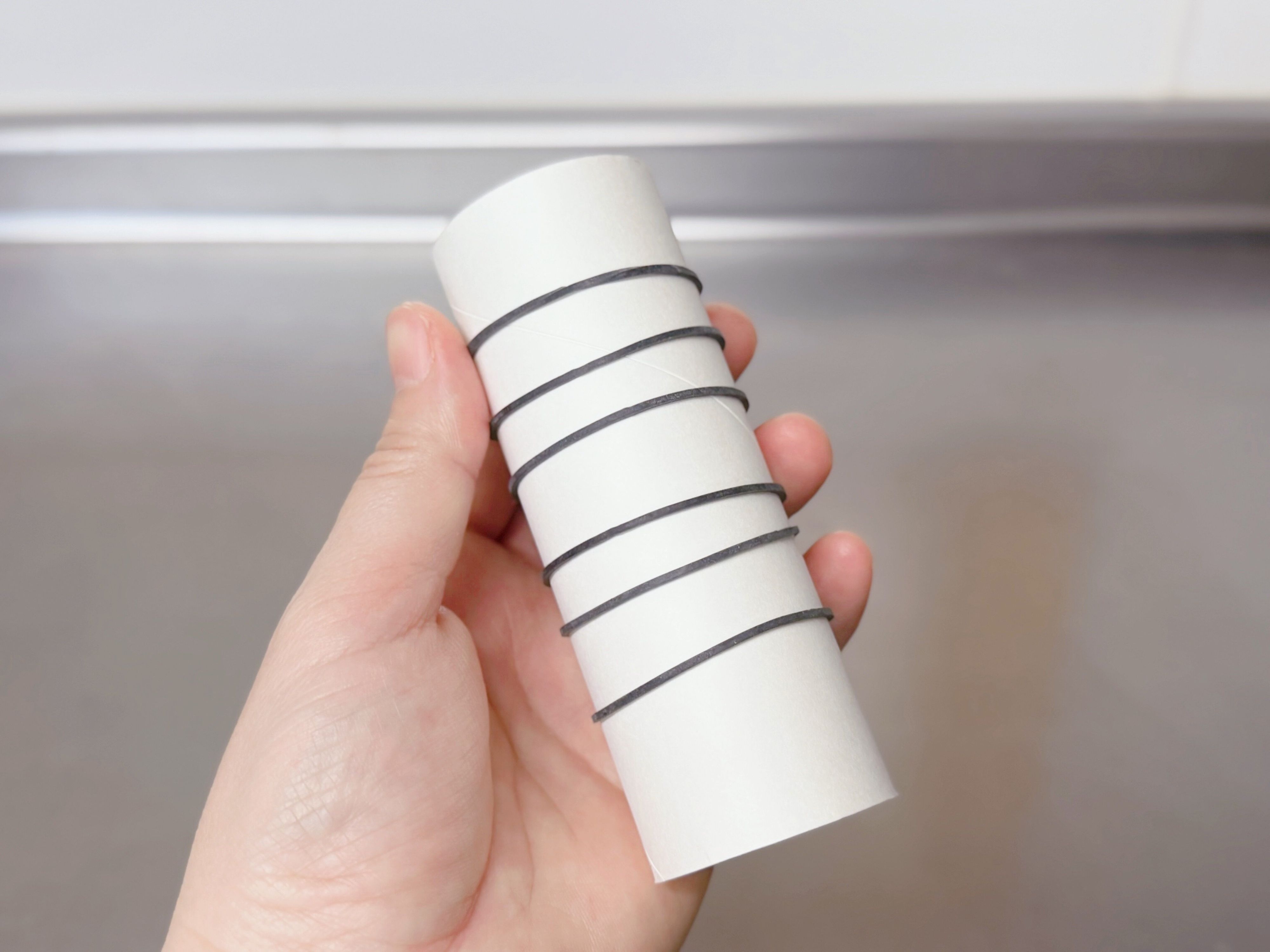 2．簡易の輪ゴム収納に