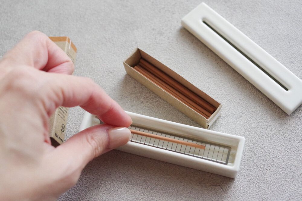 【無印良品】生活の質爆上がり!「ねかせて焚く香皿」で快適&癒しの空間に