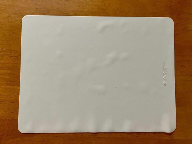 【3COINS】今ならセールでお得！レンジの気になる汚れもラクラクお掃除できちゃうマット