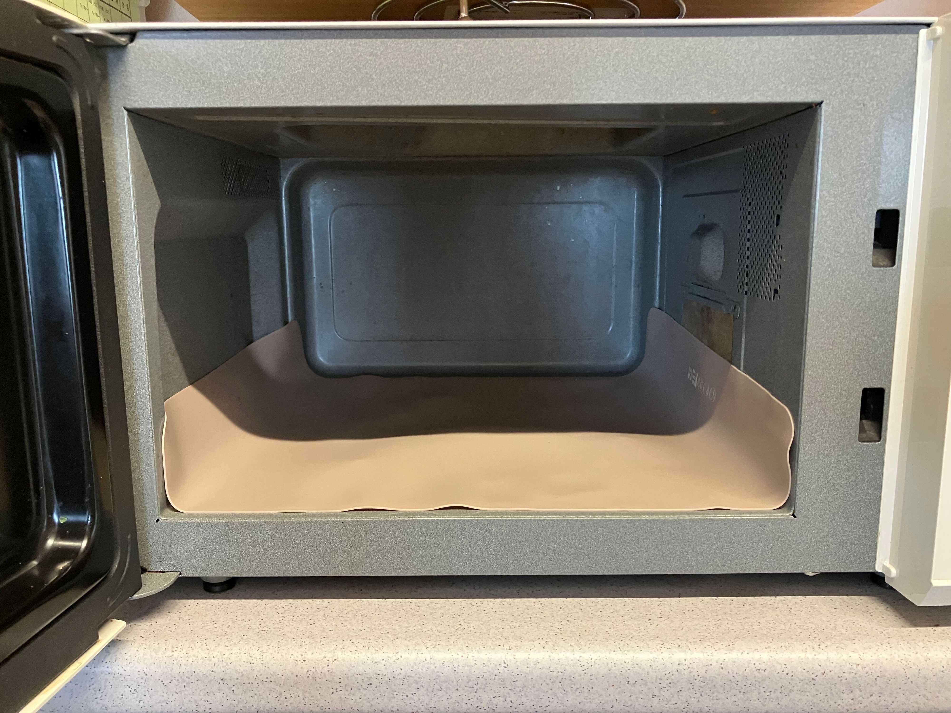 そのままのサイズをレンジ内に入れるとこんな感じ