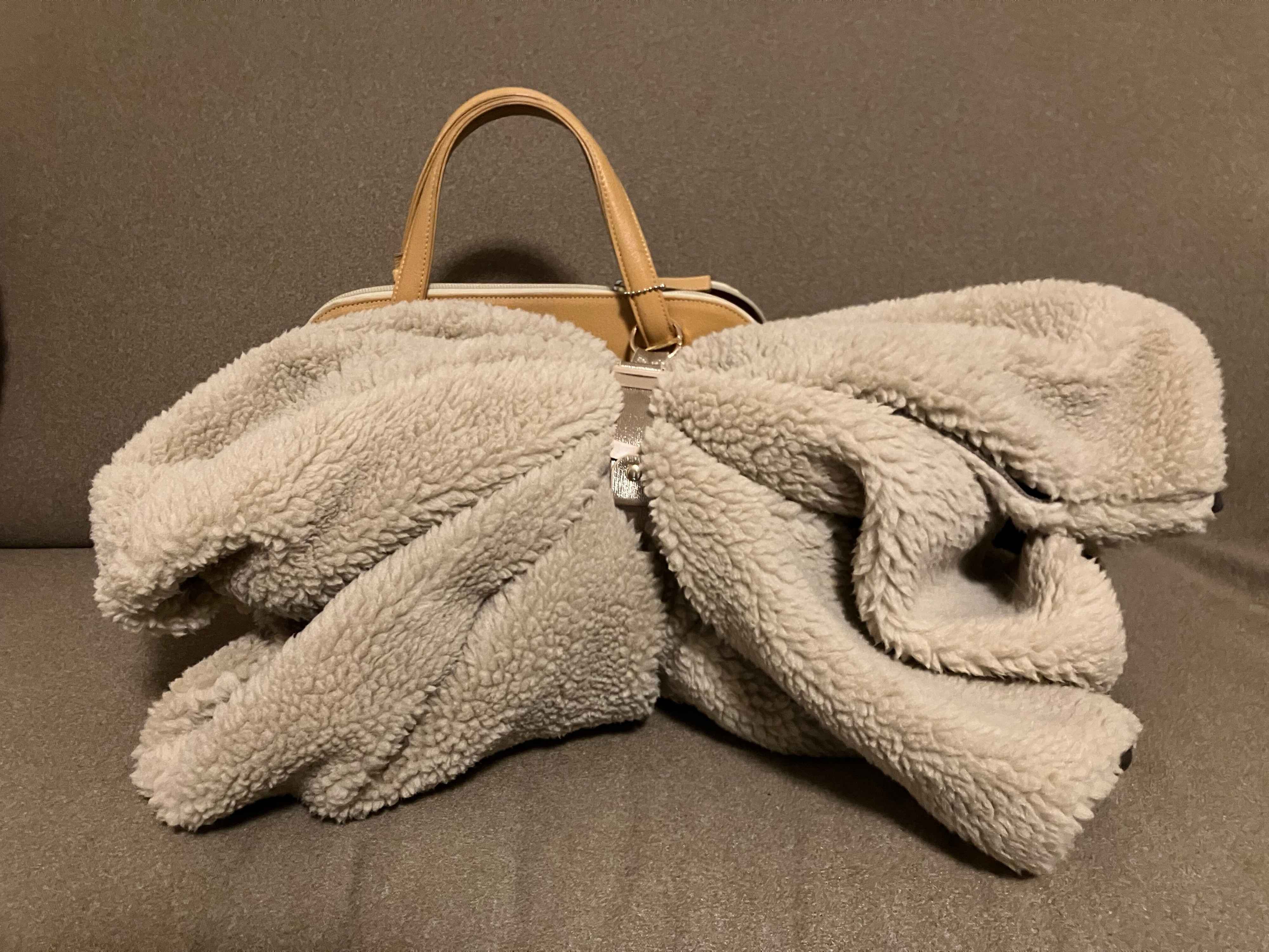 厚手のボアブルゾンを掛けたところ