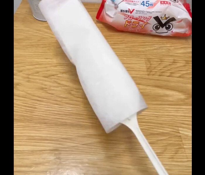 【ダイソー】150万人が見た！隙間らくらくハンディワイパー