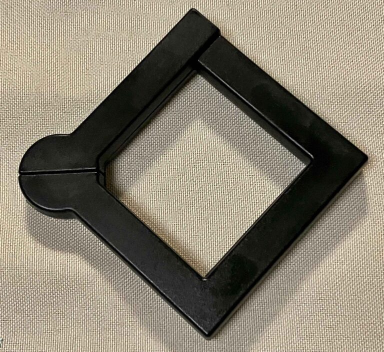 【ダイソー】その荷物、置き場に困ってませんか？バッグのお助け便利グッズ２選