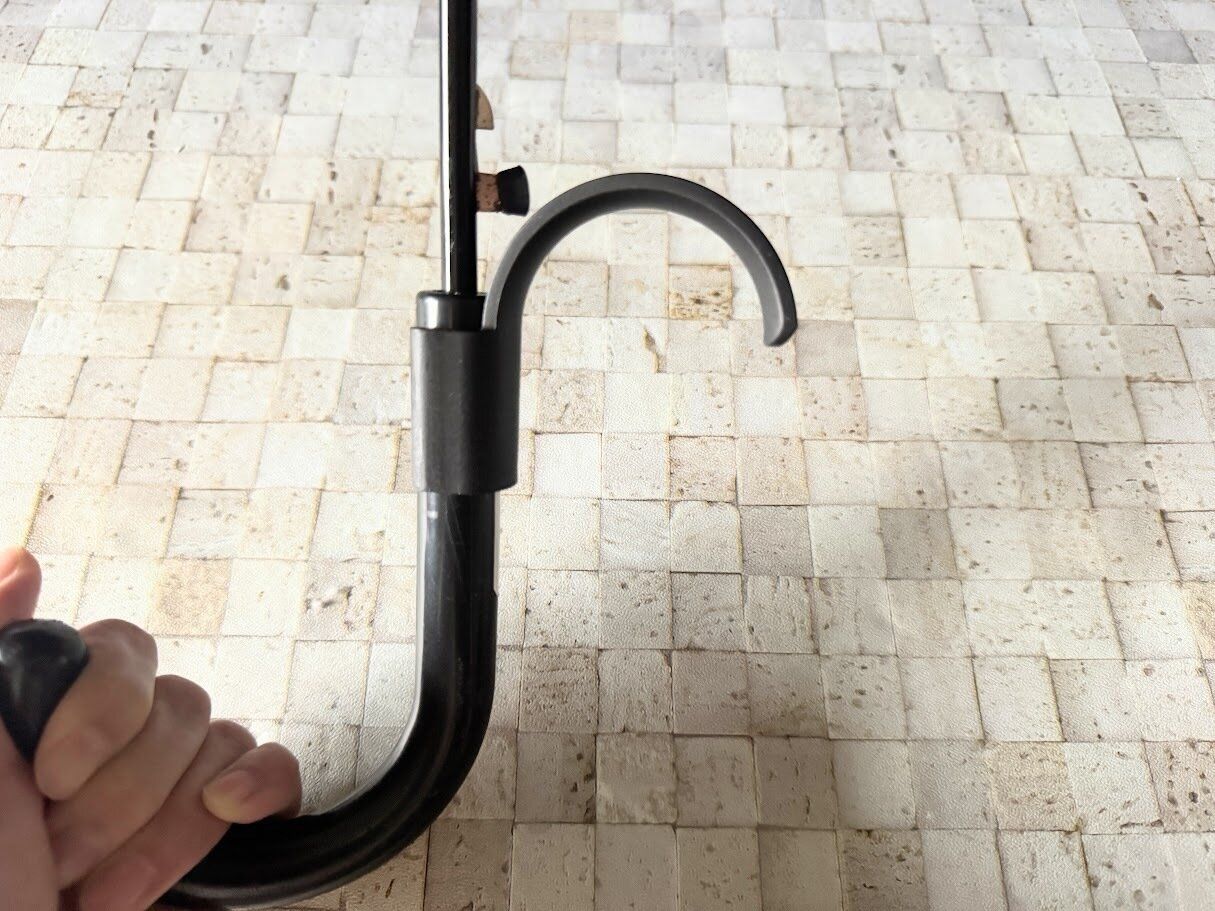 持ち手に取り付けるだけで簡単に使える