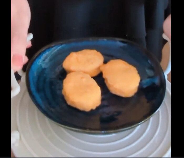 【ダイソー】ないと後悔!2段レンジトレイ