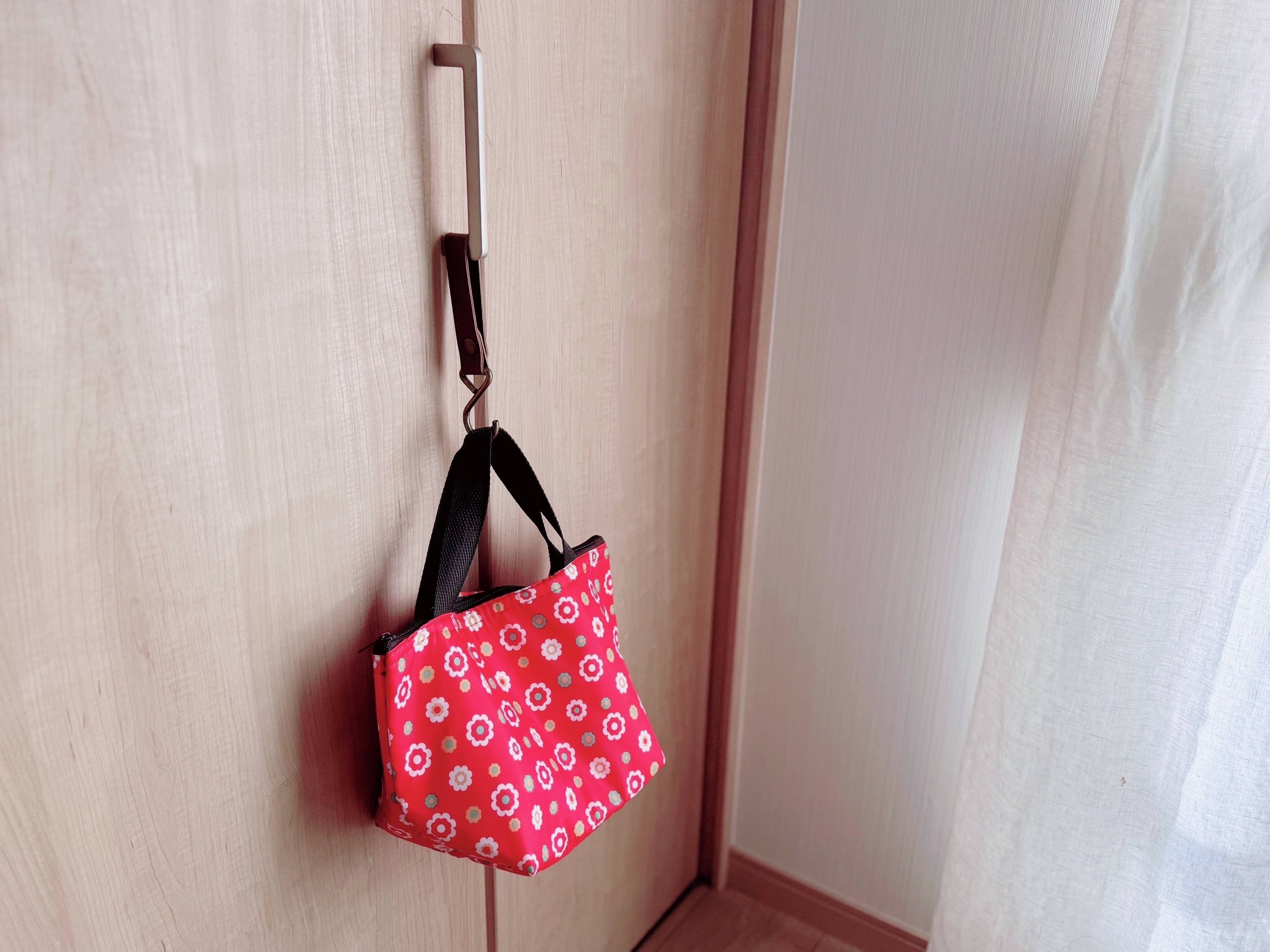 【セリア】買わなきゃ損!お弁当箱入れ以外にも使える「110円高見えランチバッグ」