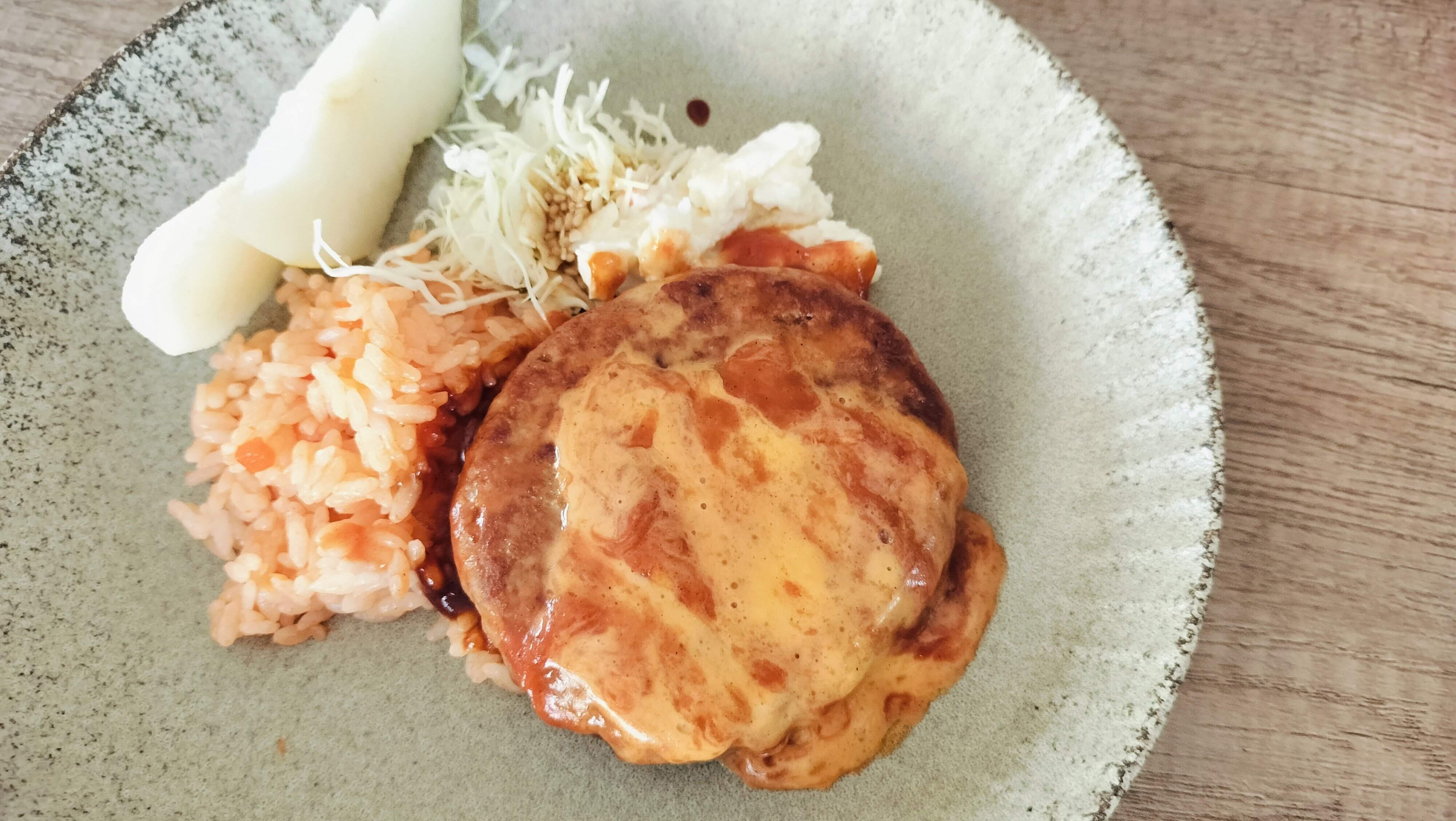 チーズトマトソースハンバーグ