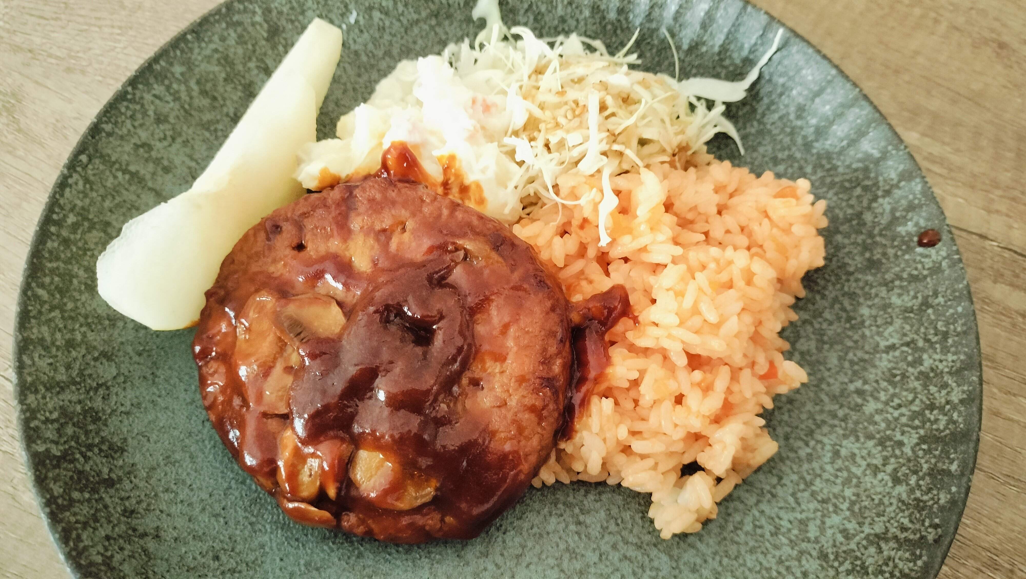 マッシュデミグラスソースハンバーグ