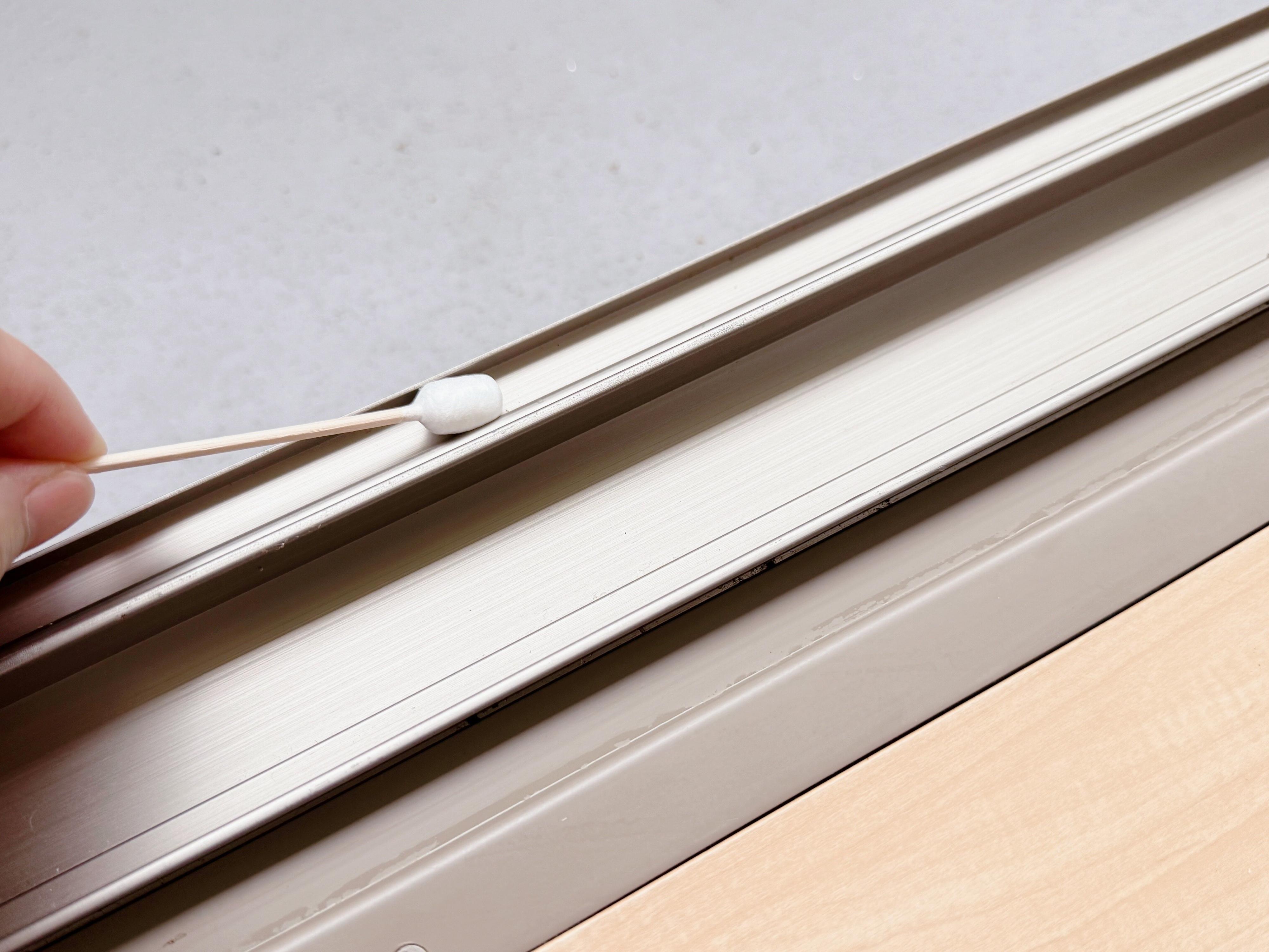 1.スキマ掃除用綿棒