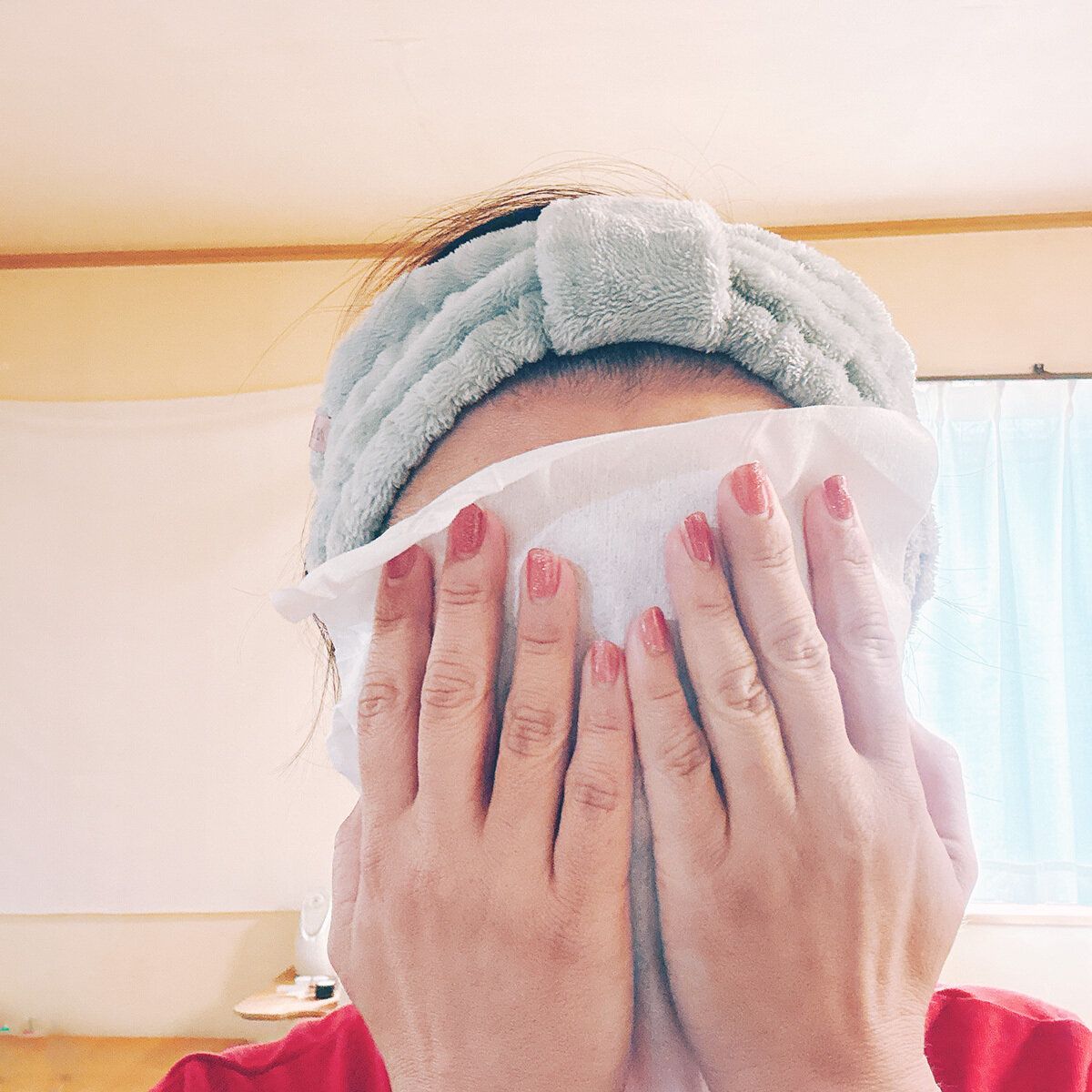 洗顔後は押して水分を拭き取る