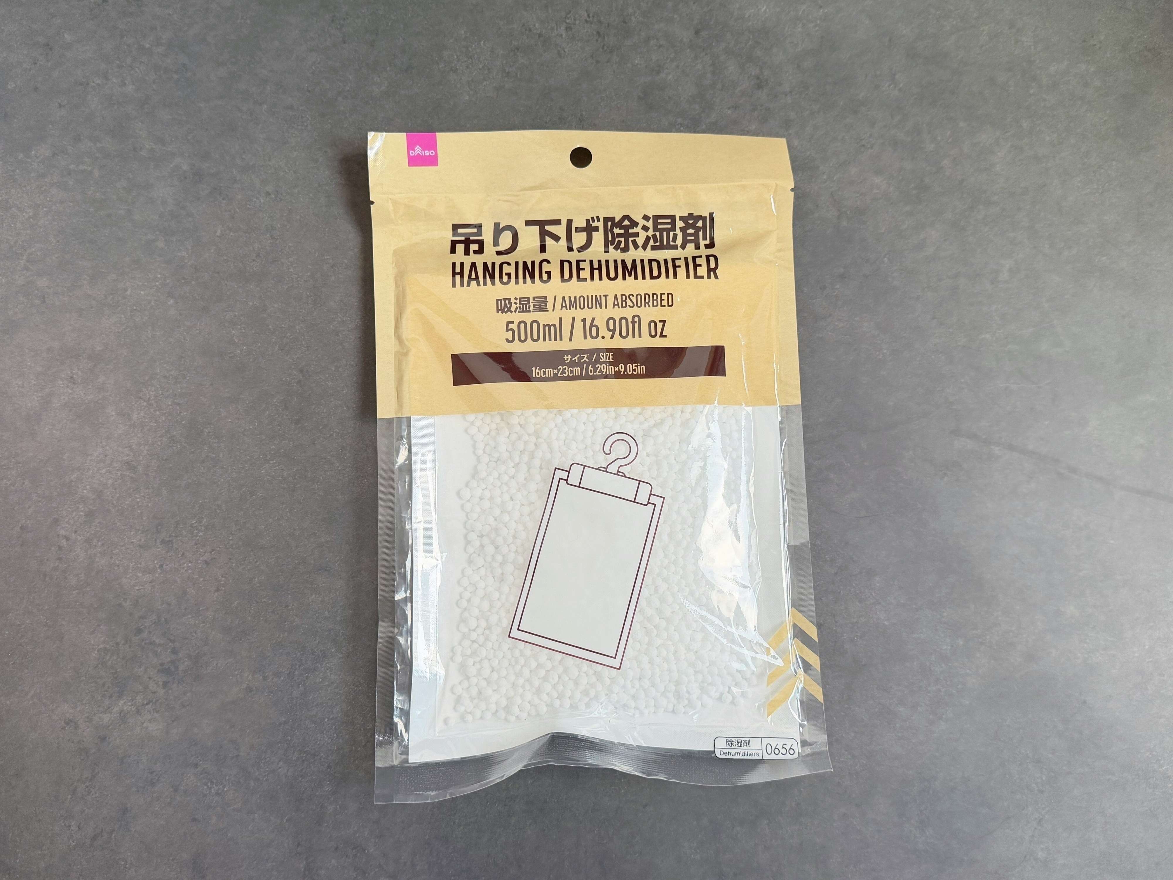1.吊り下げ除湿剤(500mL)