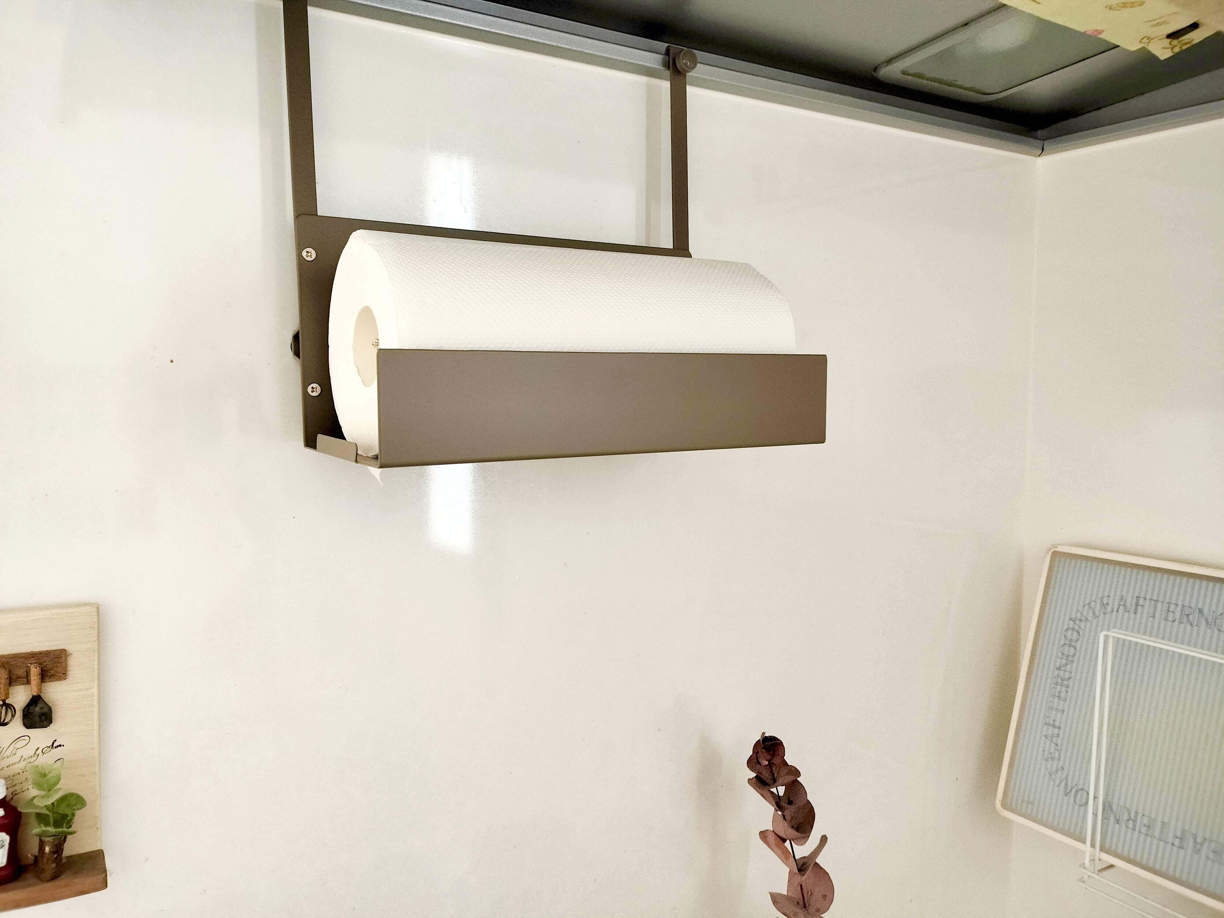 レンジフードペーパーホルダーをレンジフードに引っ掛けたところ