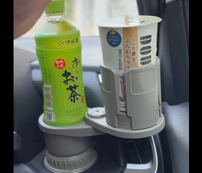 【3COINS】両方置ける!CARマルチカップホルダー