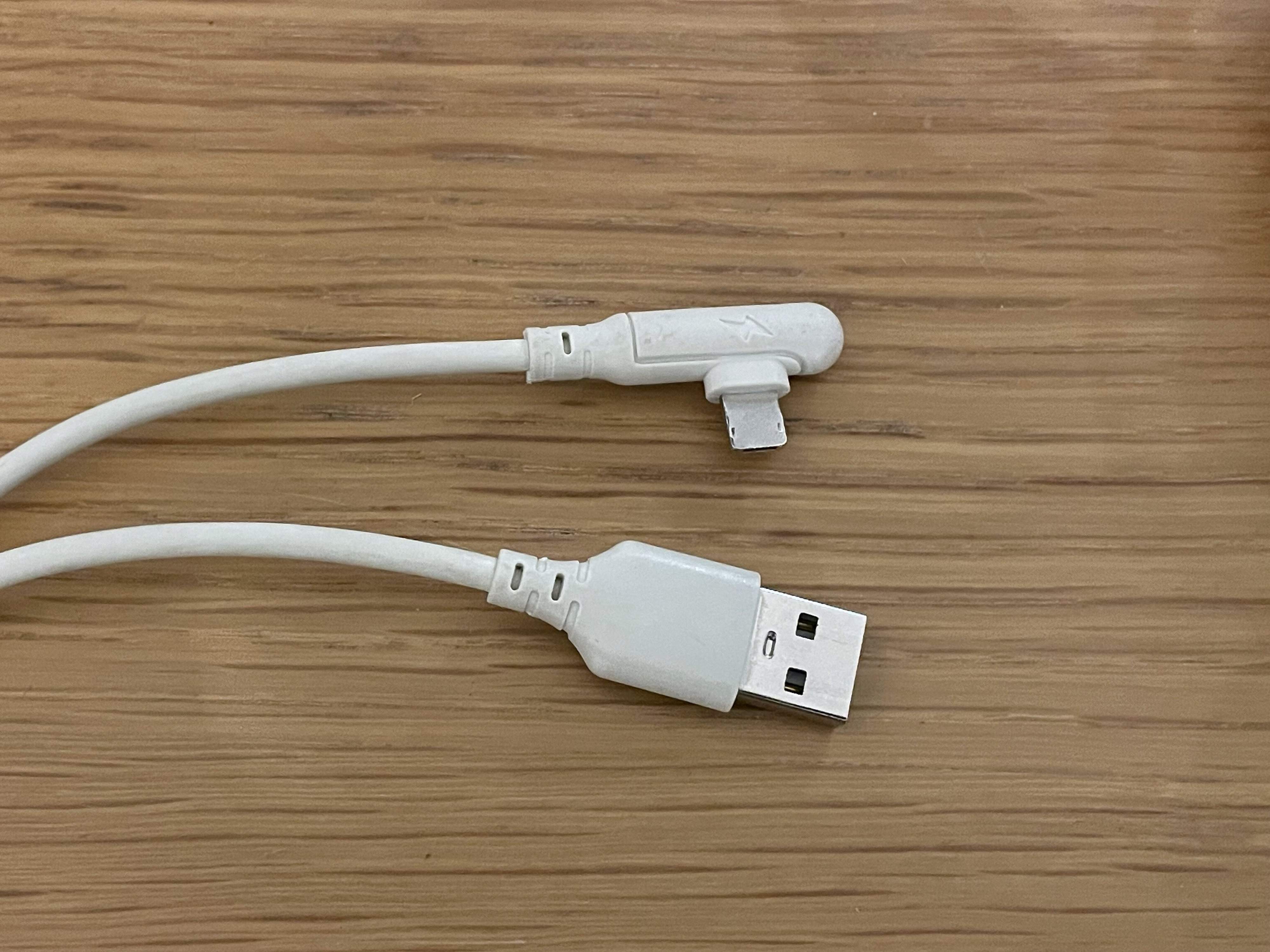 L字型ライトニングケーブル