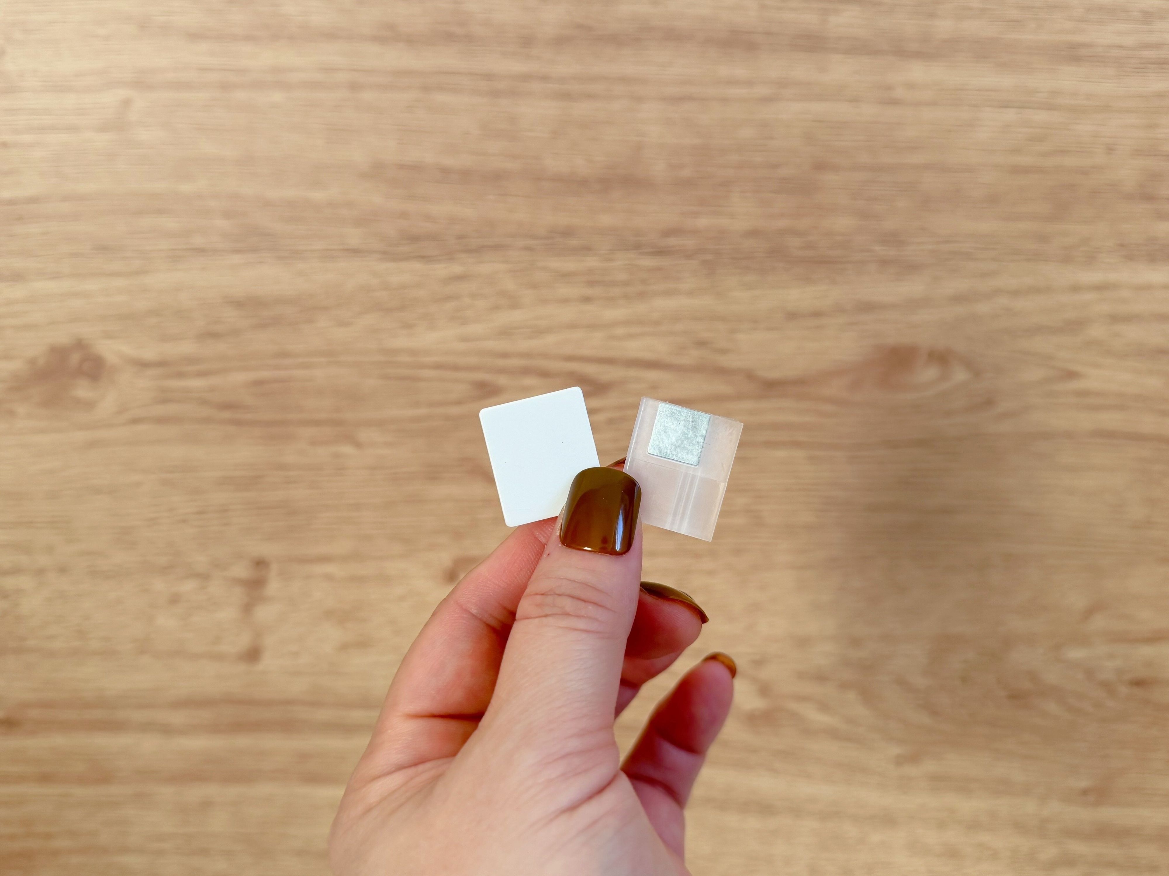 飛ぶように売れてる【セリア】「カーテンまわりをすっきりさせてくれる!」超優秀人気グッズ3選