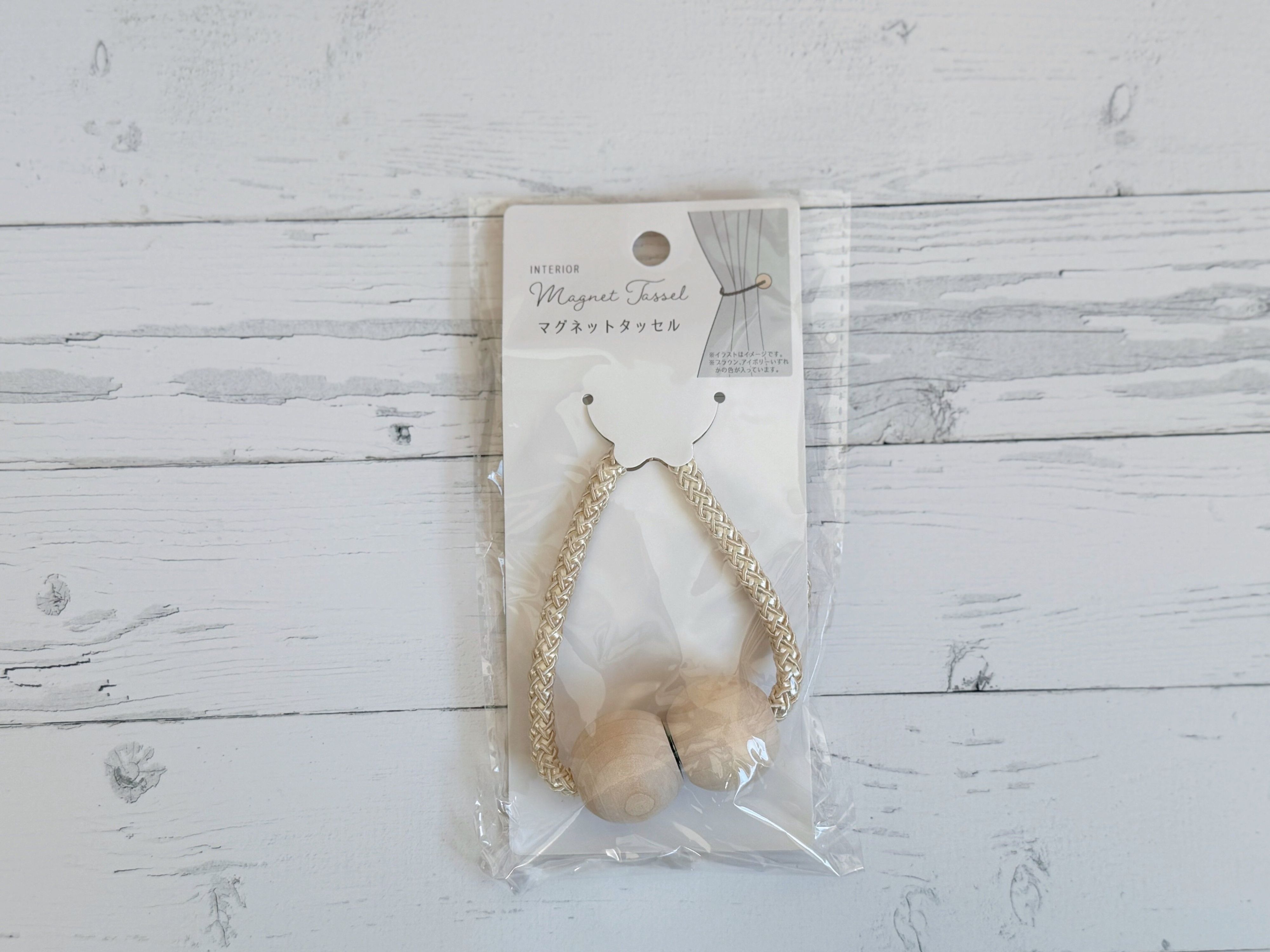 3.マグネットタッセル ウッドモチーフ