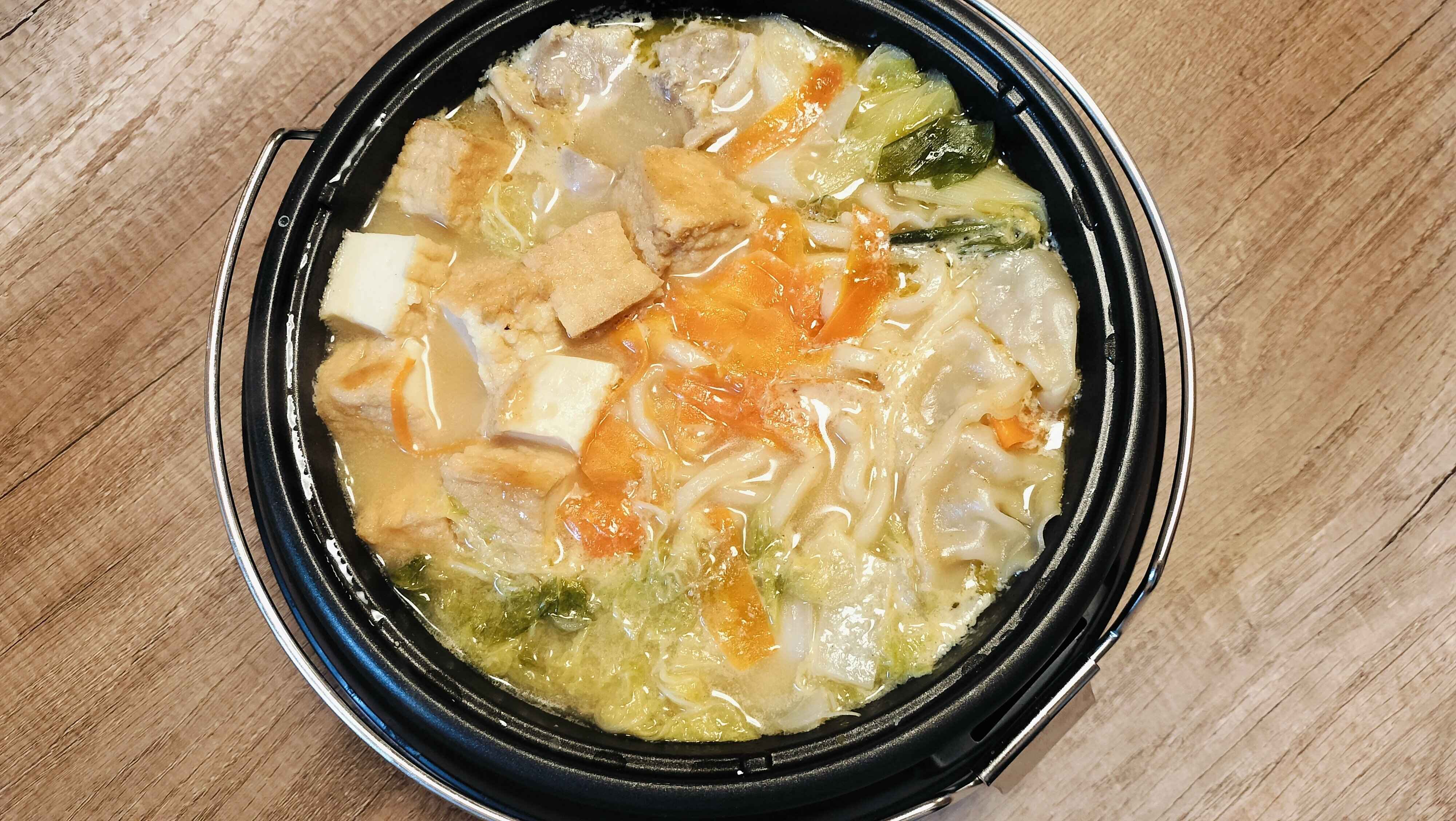 白菜ミルク味噌鍋