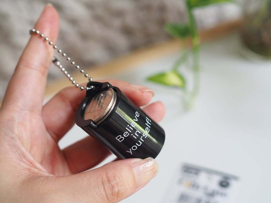 【キャンドゥ】ボールチェーン付きで持ち運びに便利