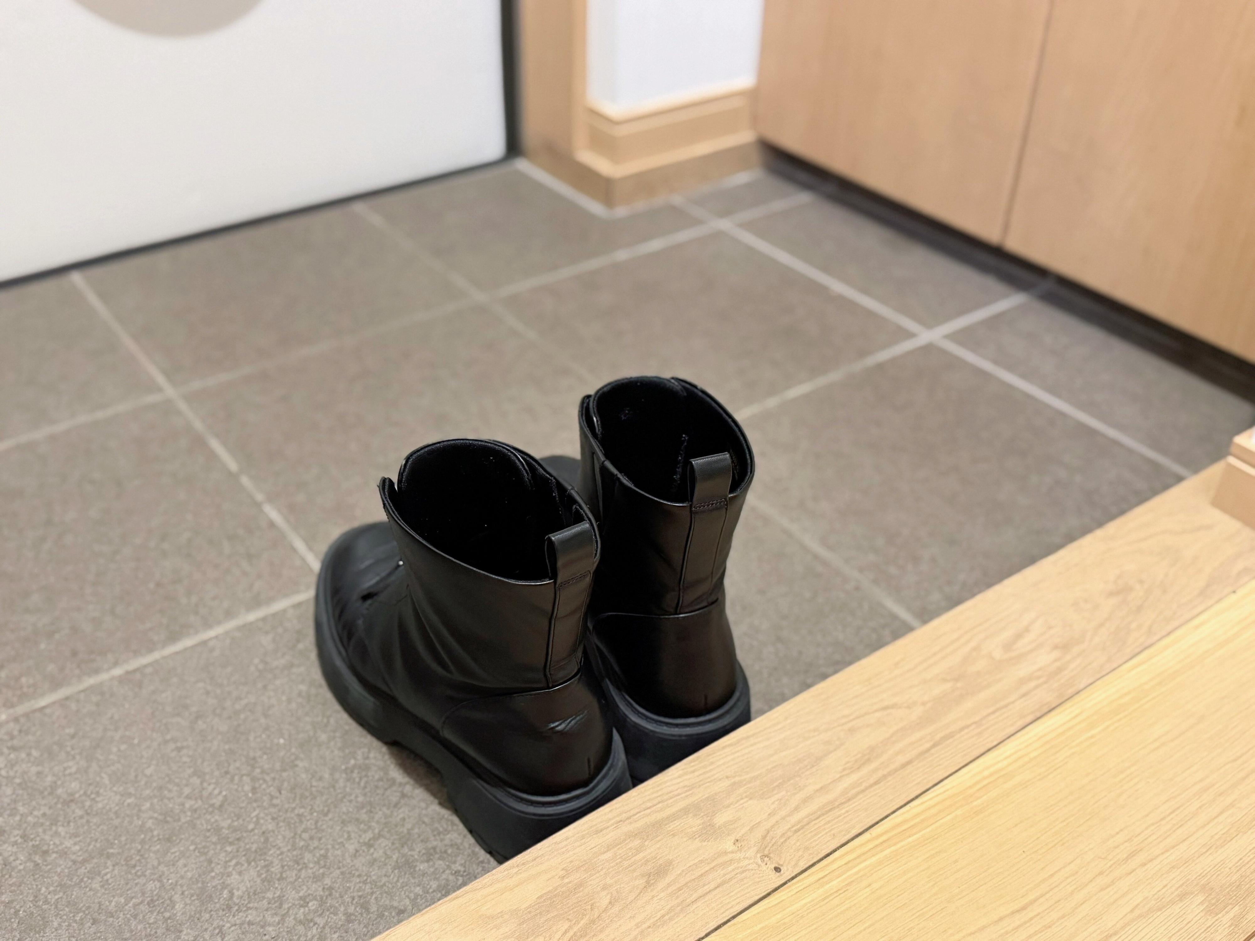 1.靴を脱いですぐに靴箱にしまうこと