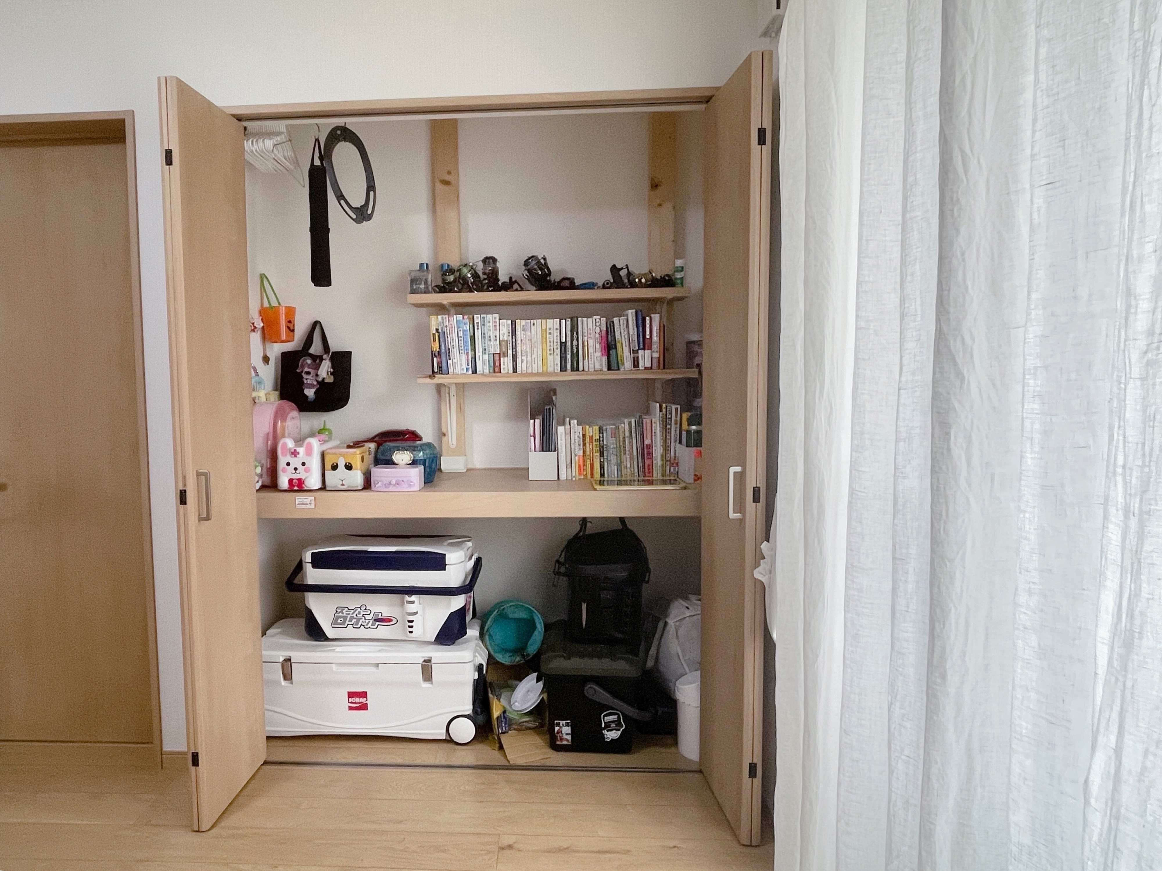 4.趣味のものは範囲を決めてクローゼットの中に収納