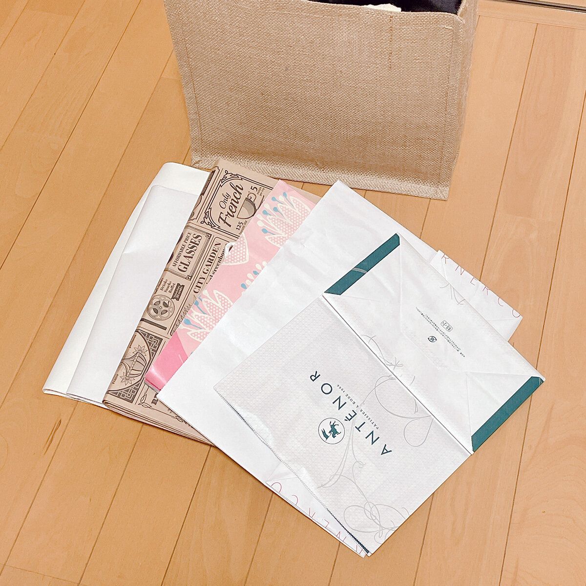 必要以上にたまっている紙袋や空き箱